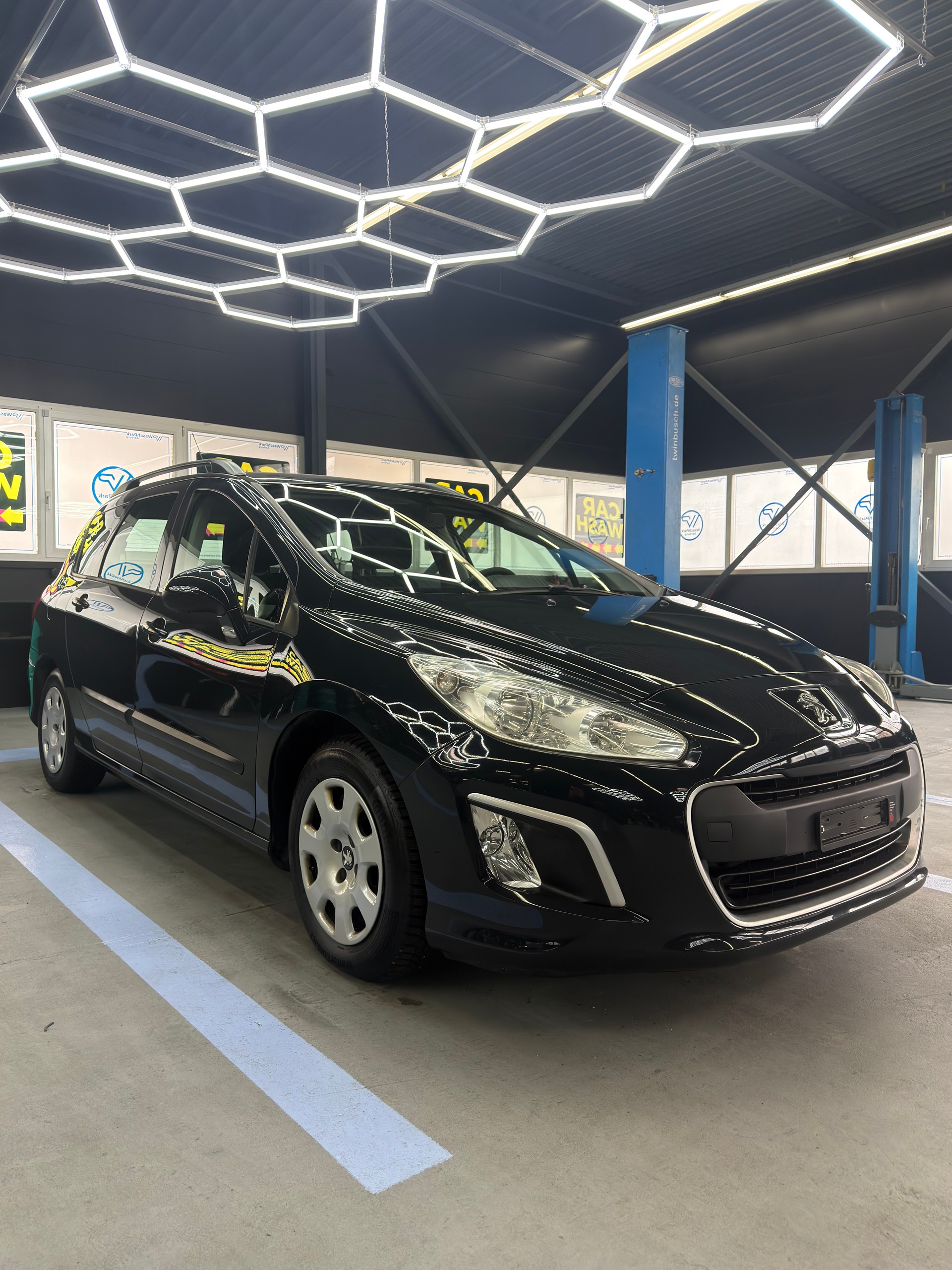 PEUGEOT 308 SW 1.6 HDI Active EGS6-image-7