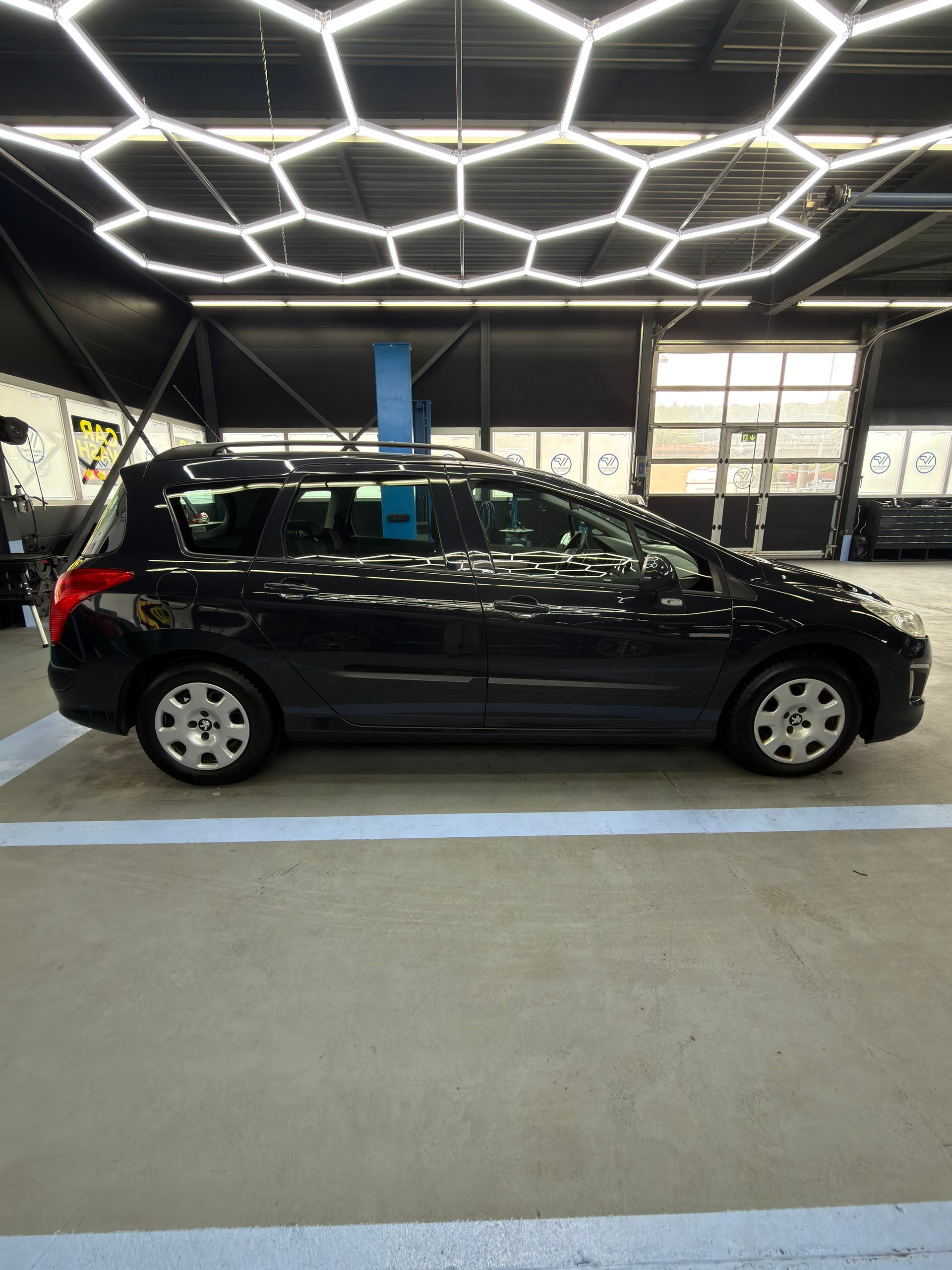 PEUGEOT 308 SW 1.6 HDI Active EGS6-image-6