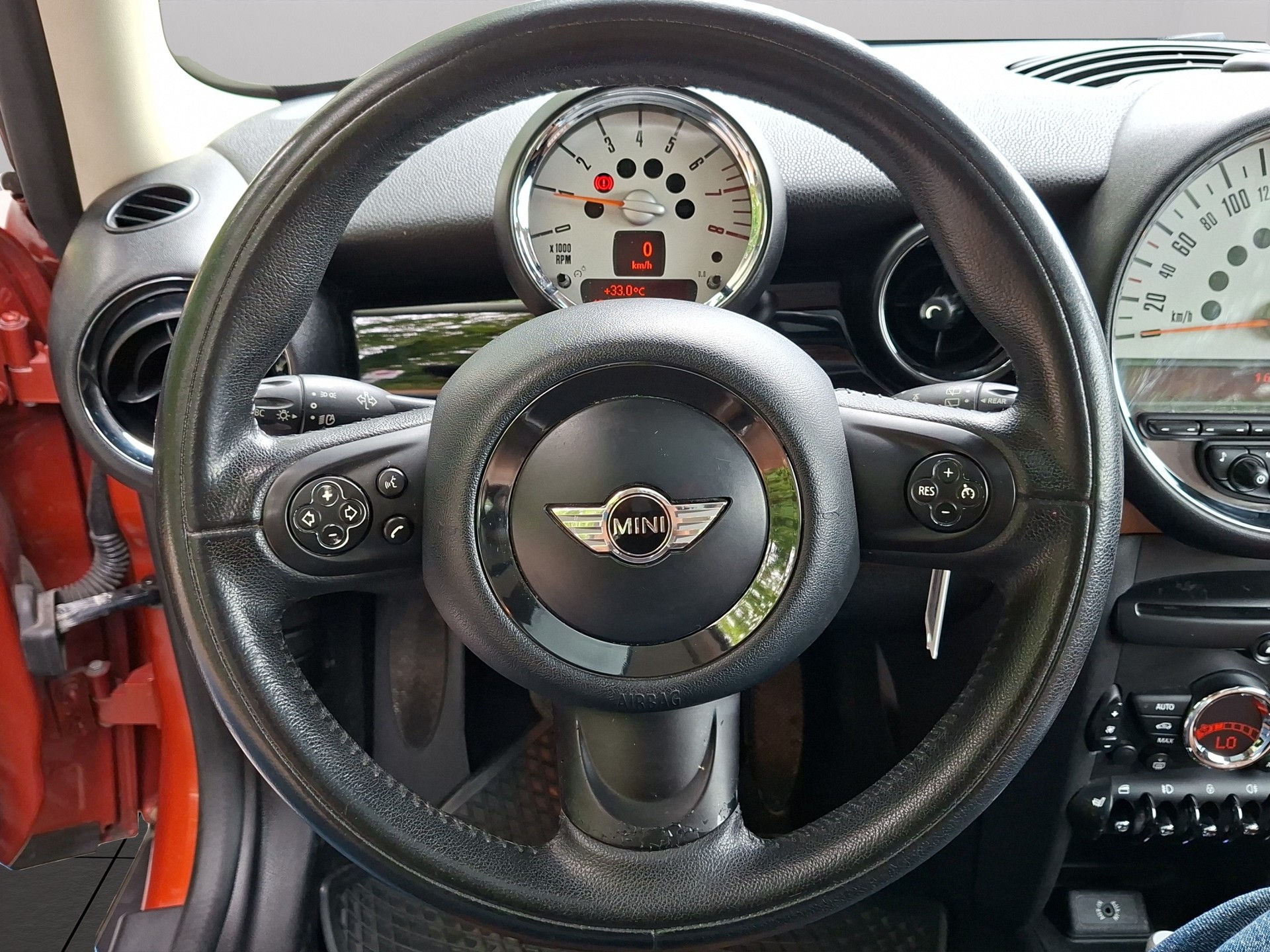 MINI Clubman Cooper-image-9