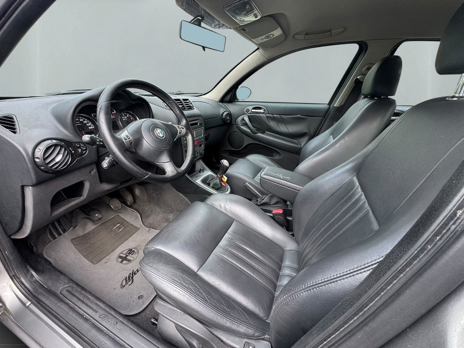 ALFA ROMEO 147 1.6 TS 16V Distinctive-image-6