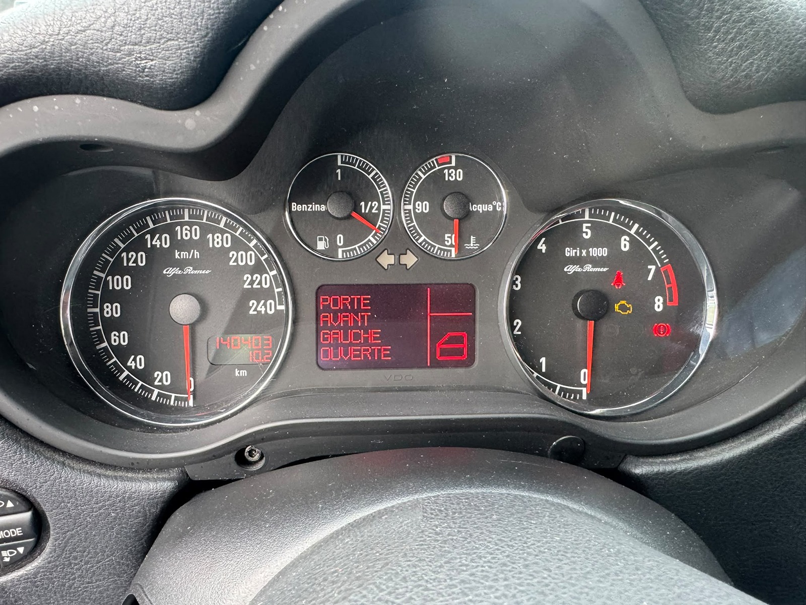 ALFA ROMEO 147 1.6 TS 16V Distinctive-image-8