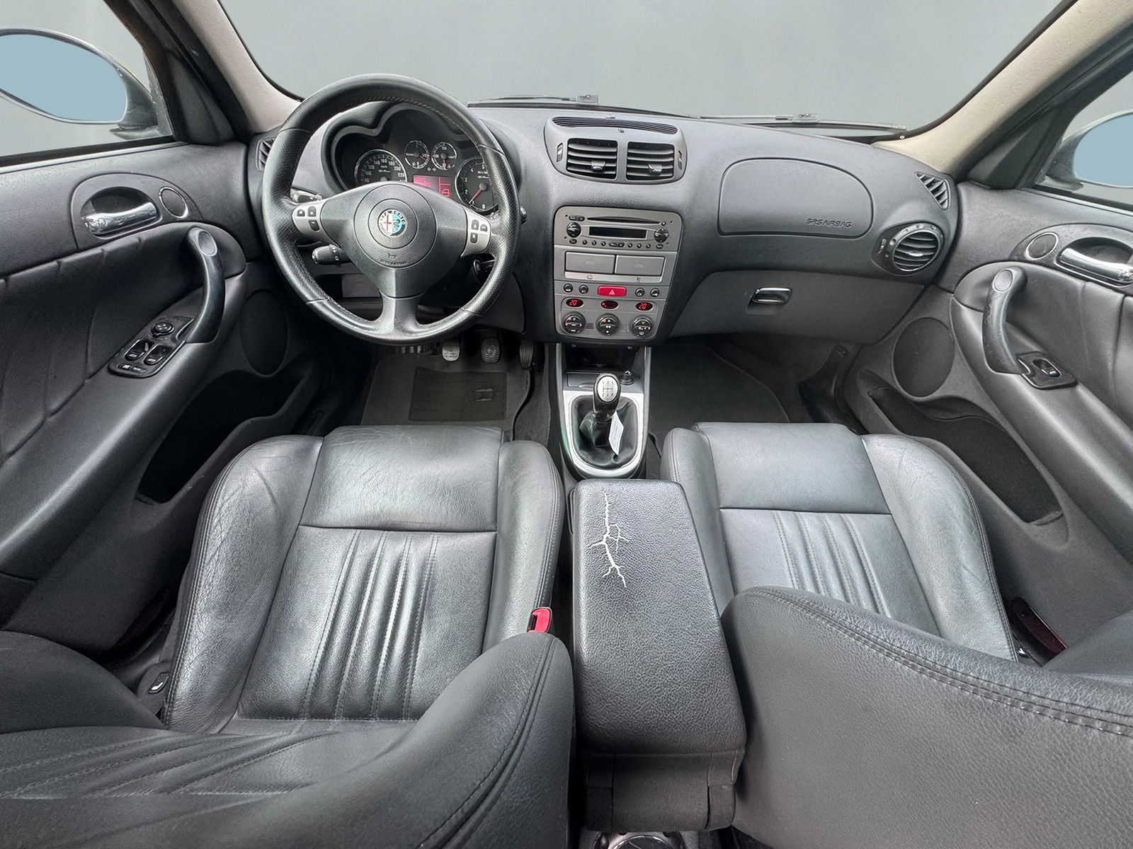 ALFA ROMEO 147 1.6 TS 16V Distinctive-image-5