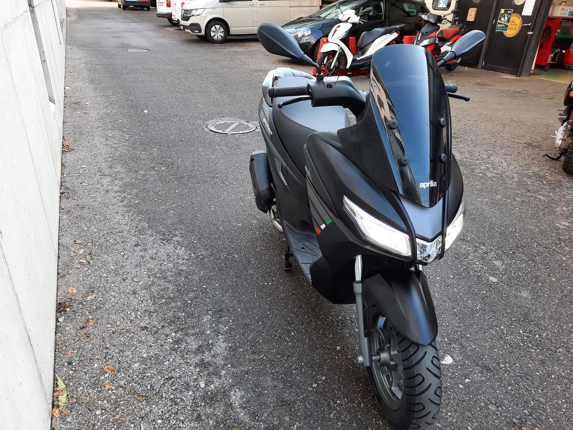 APRILIA SXR 50 (45kM/h)-showroom-element-1