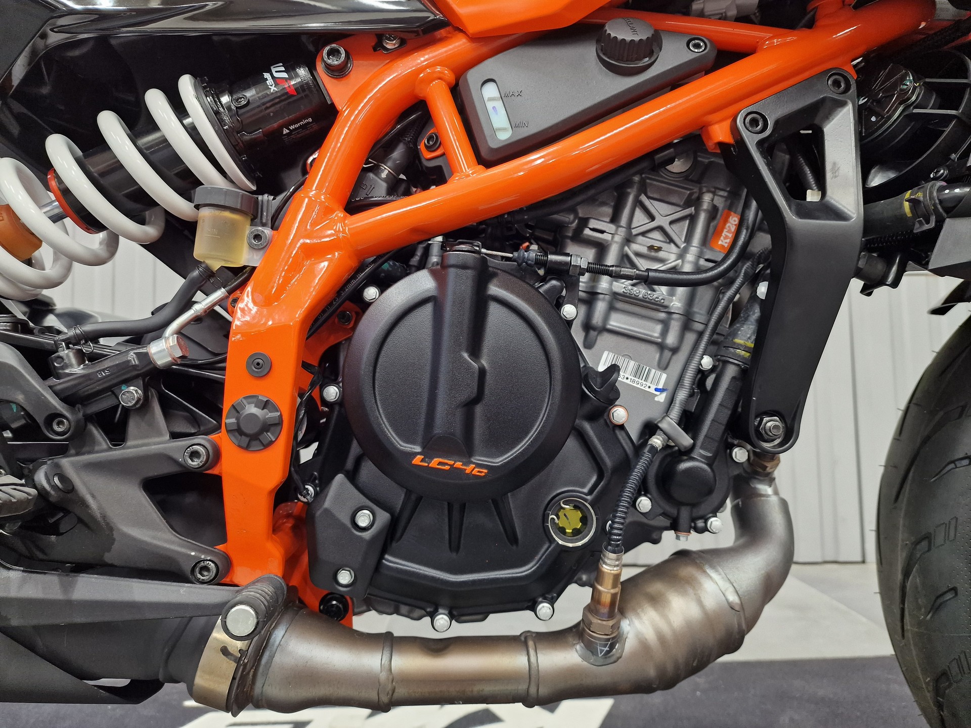 KTM 390 Duke-showroom-element-2