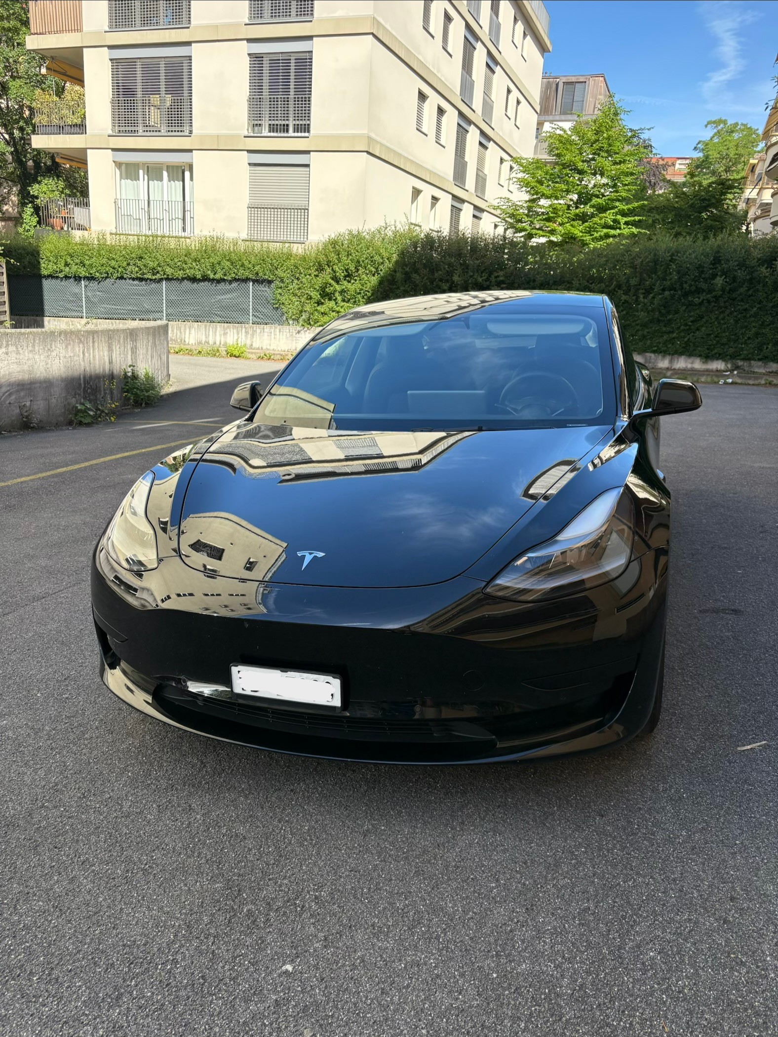 TESLA Model 3-image-0