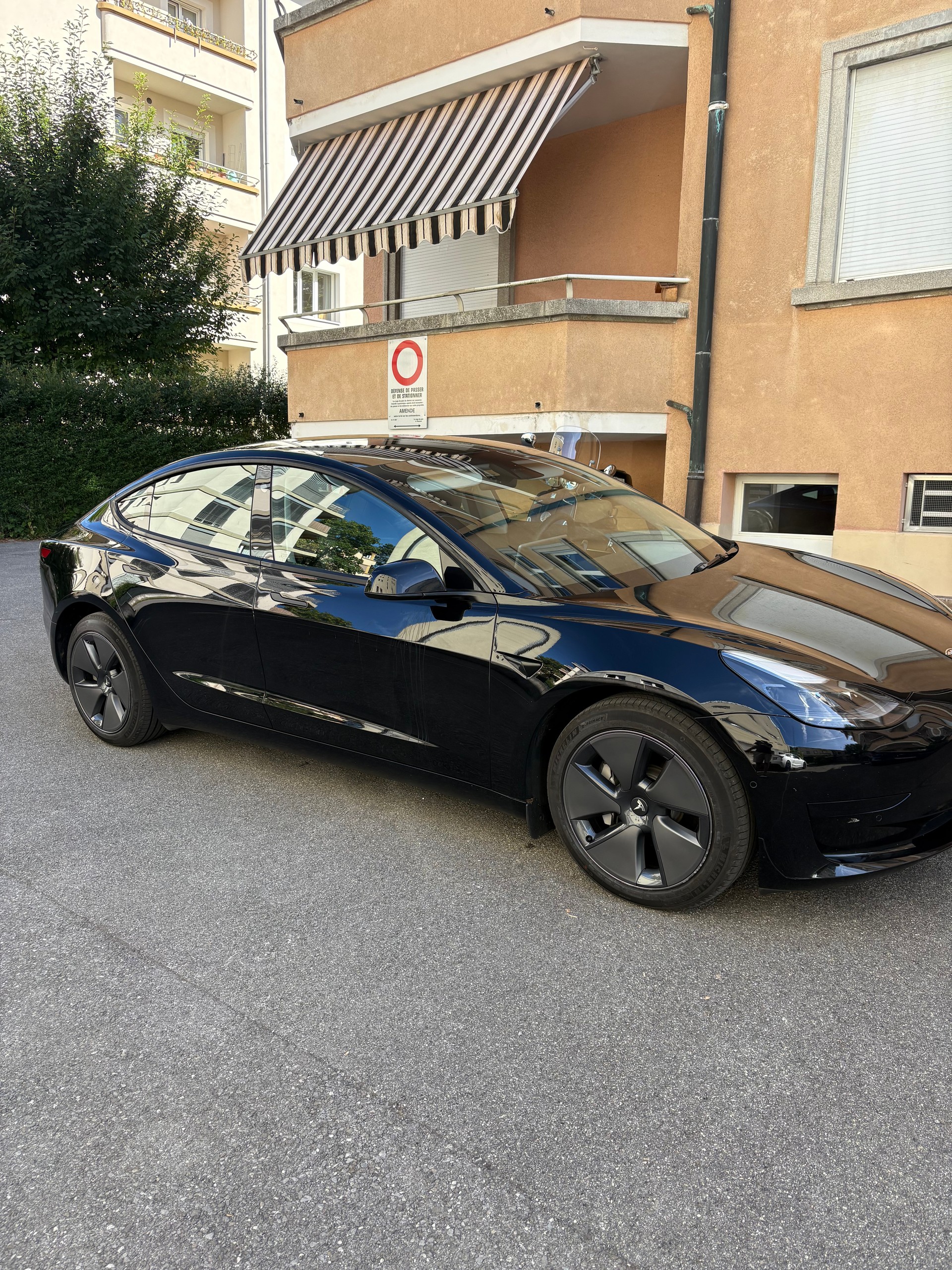 TESLA Model 3-image-2