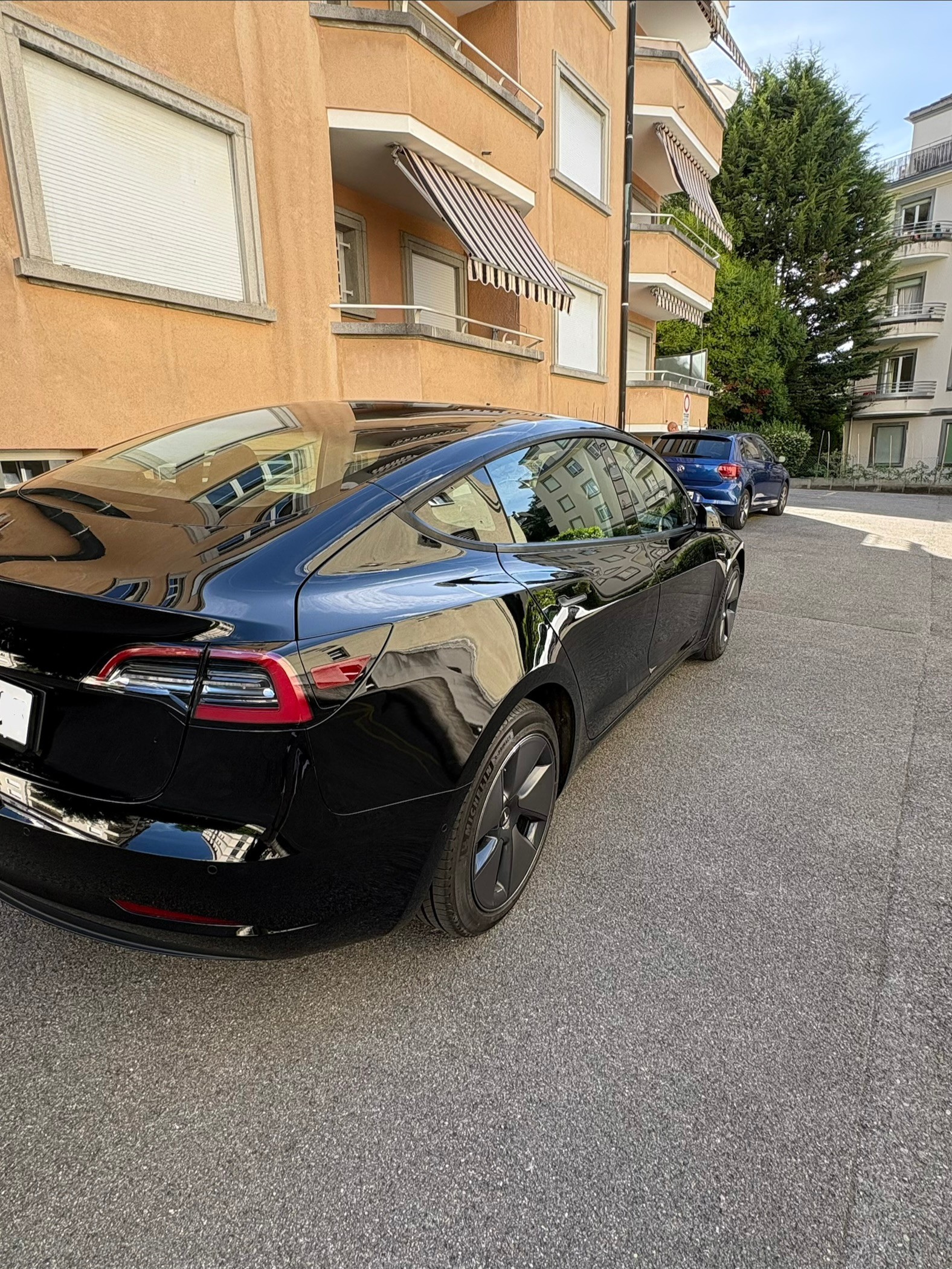 TESLA Model 3-image-5