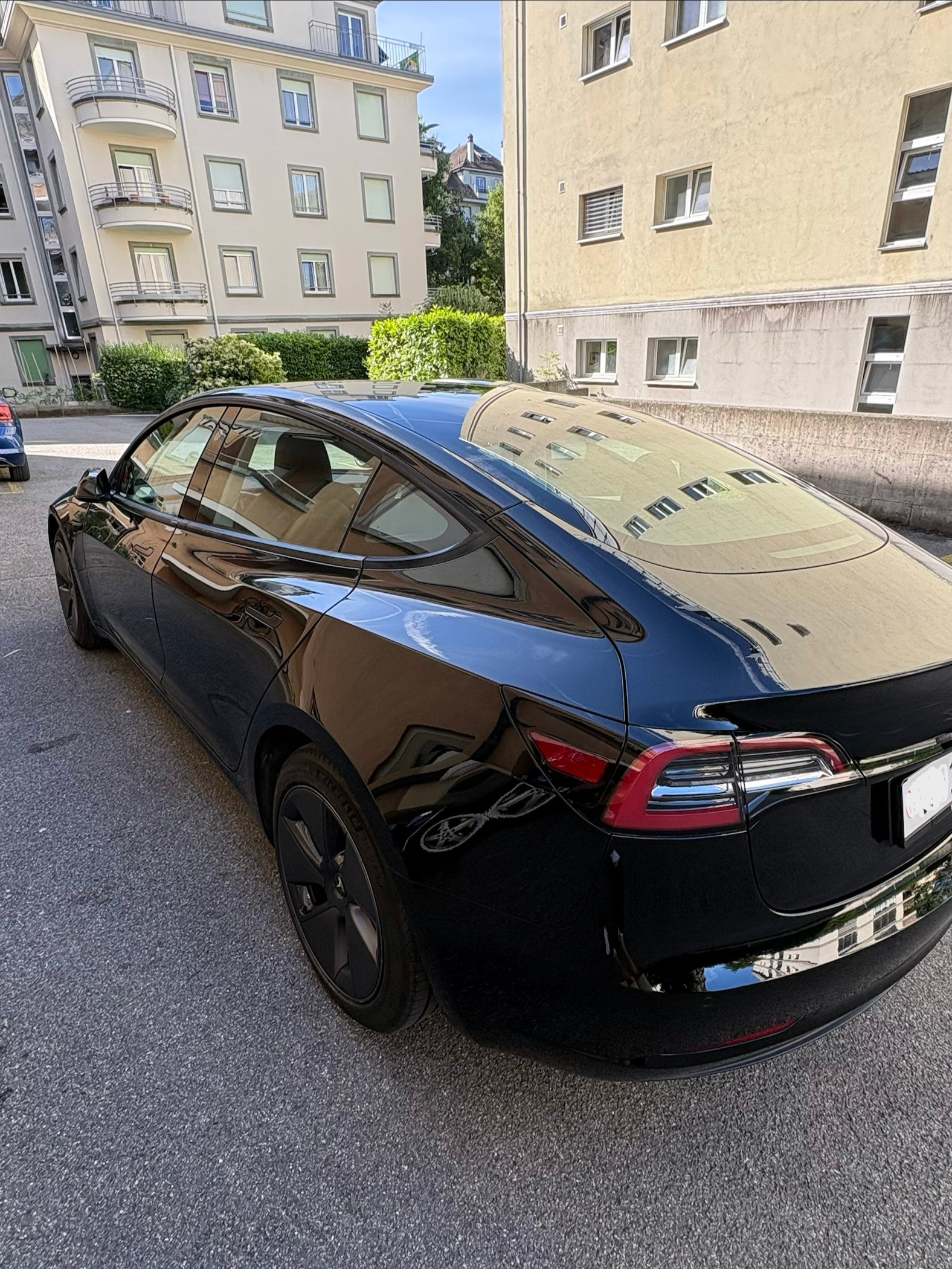 TESLA Model 3-image-3