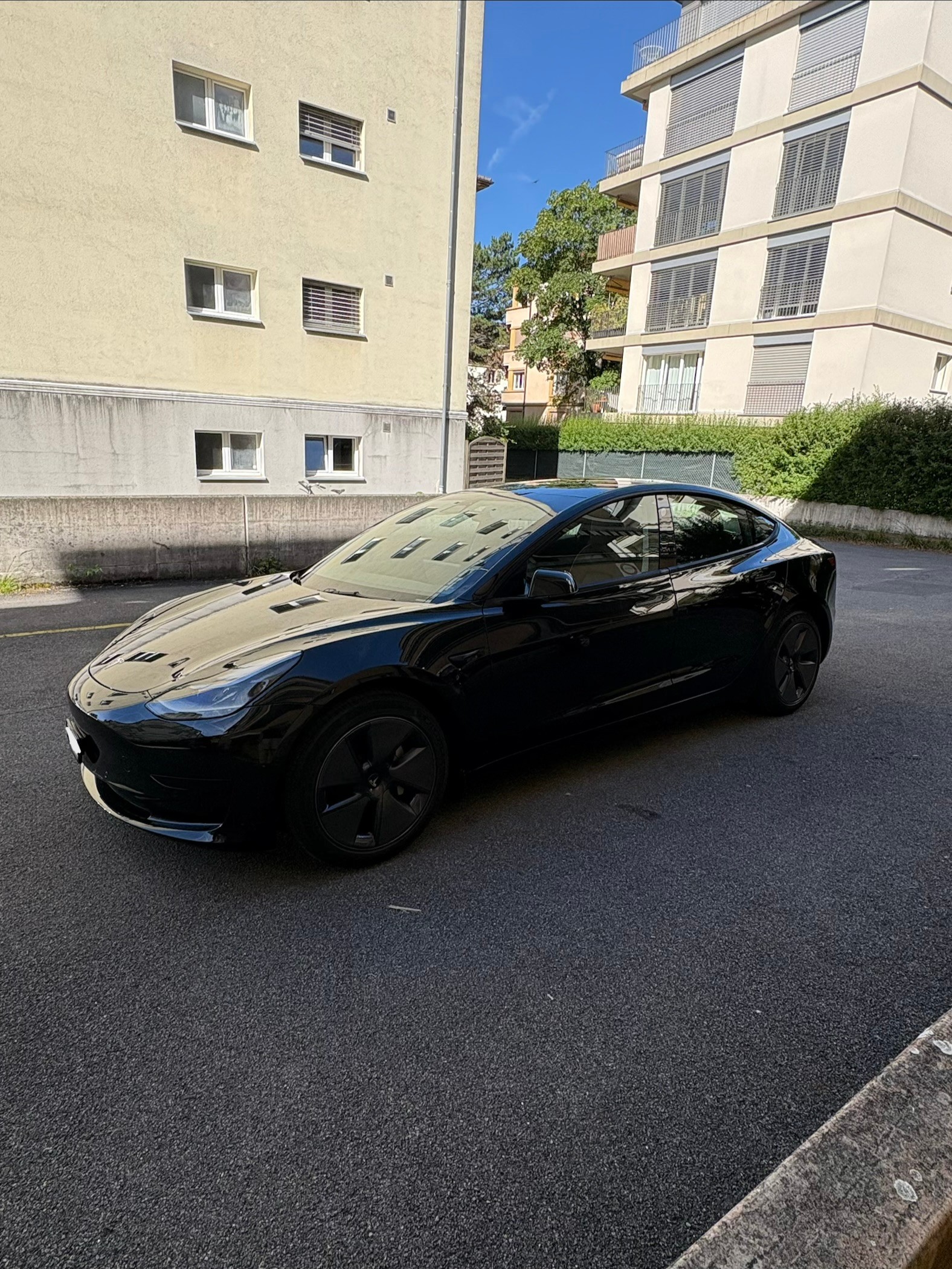 TESLA Model 3-image-4
