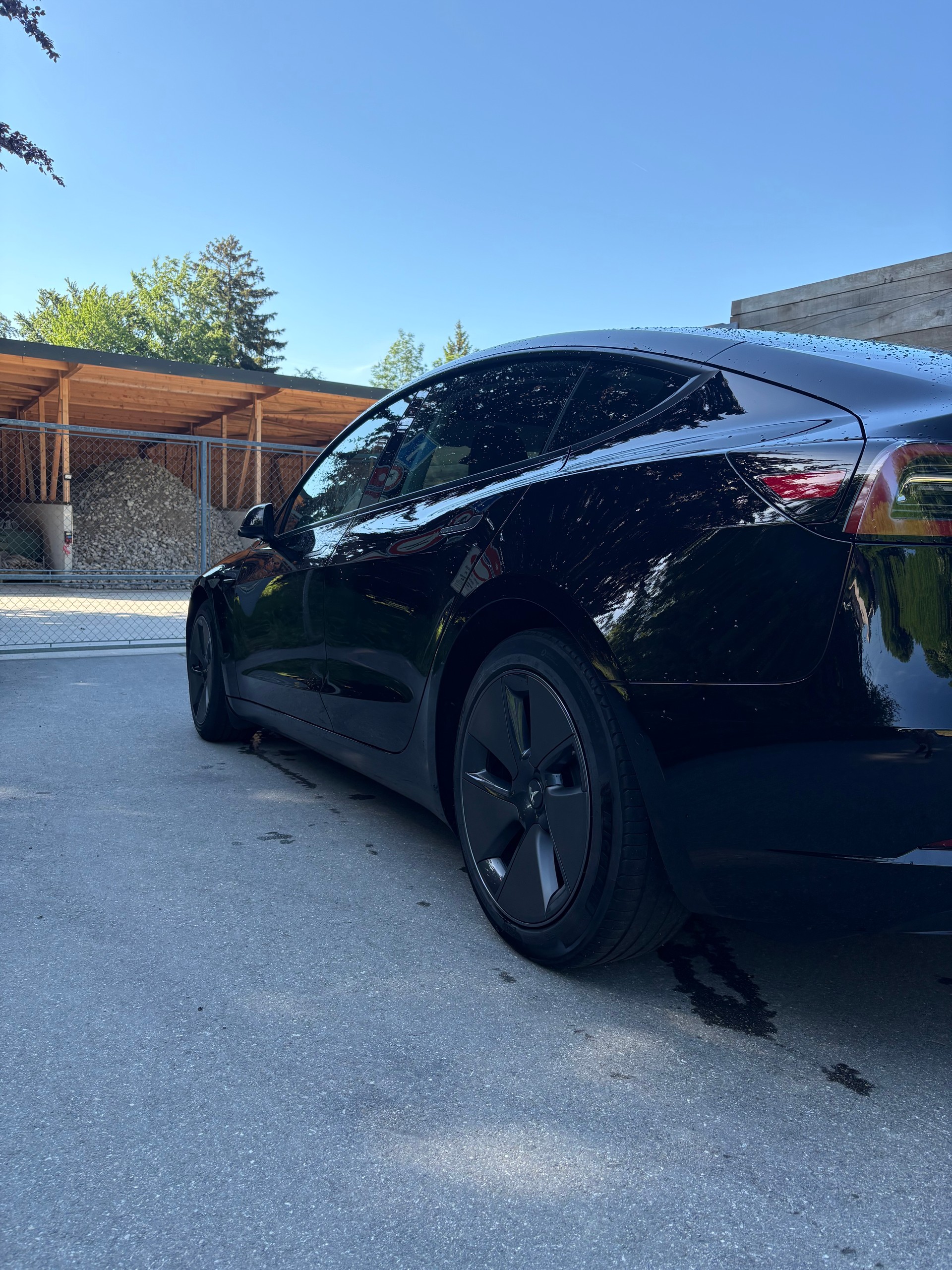 TESLA Model 3-image-3