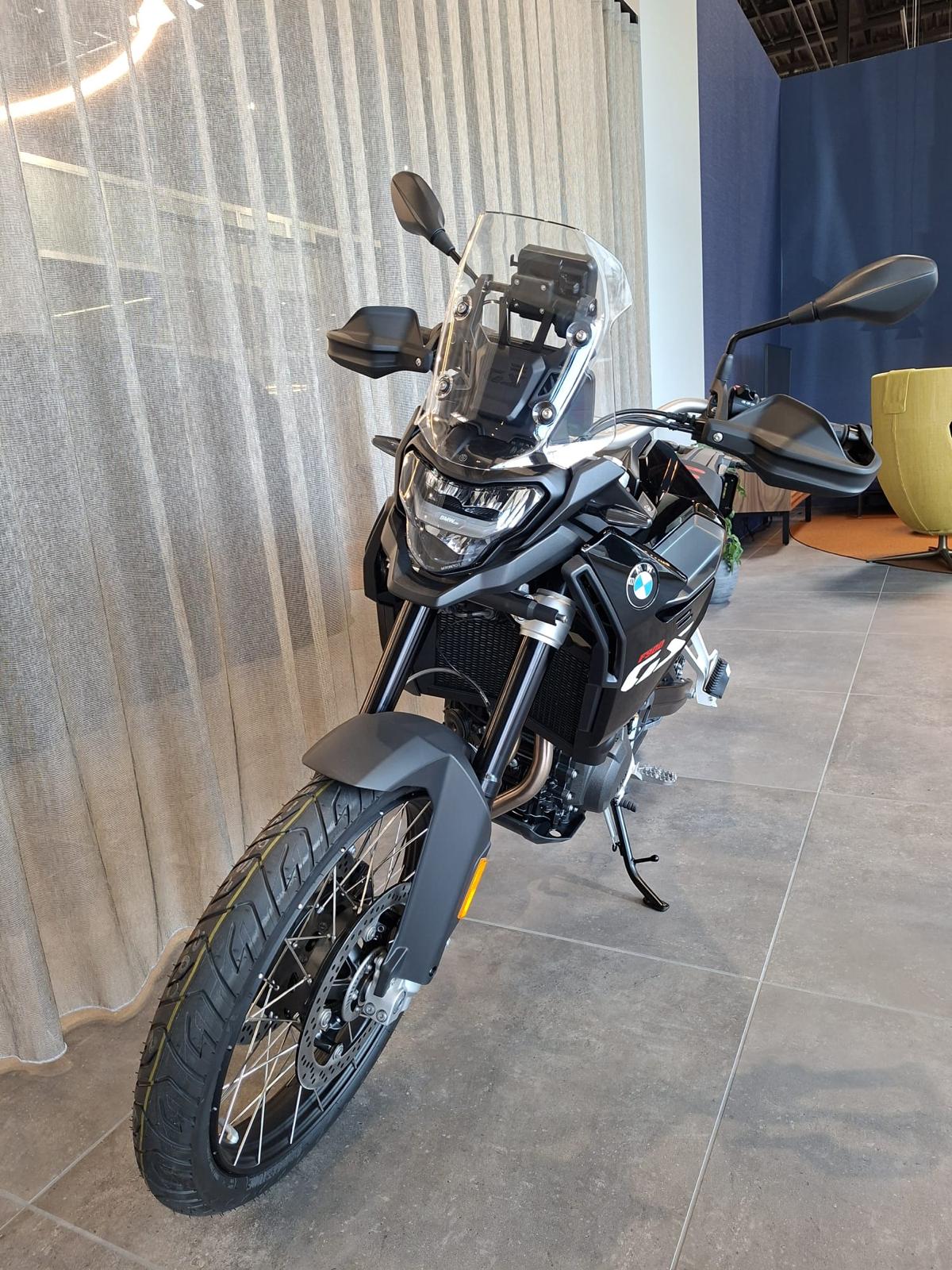 BMW F 900 GS-showroom-element-2