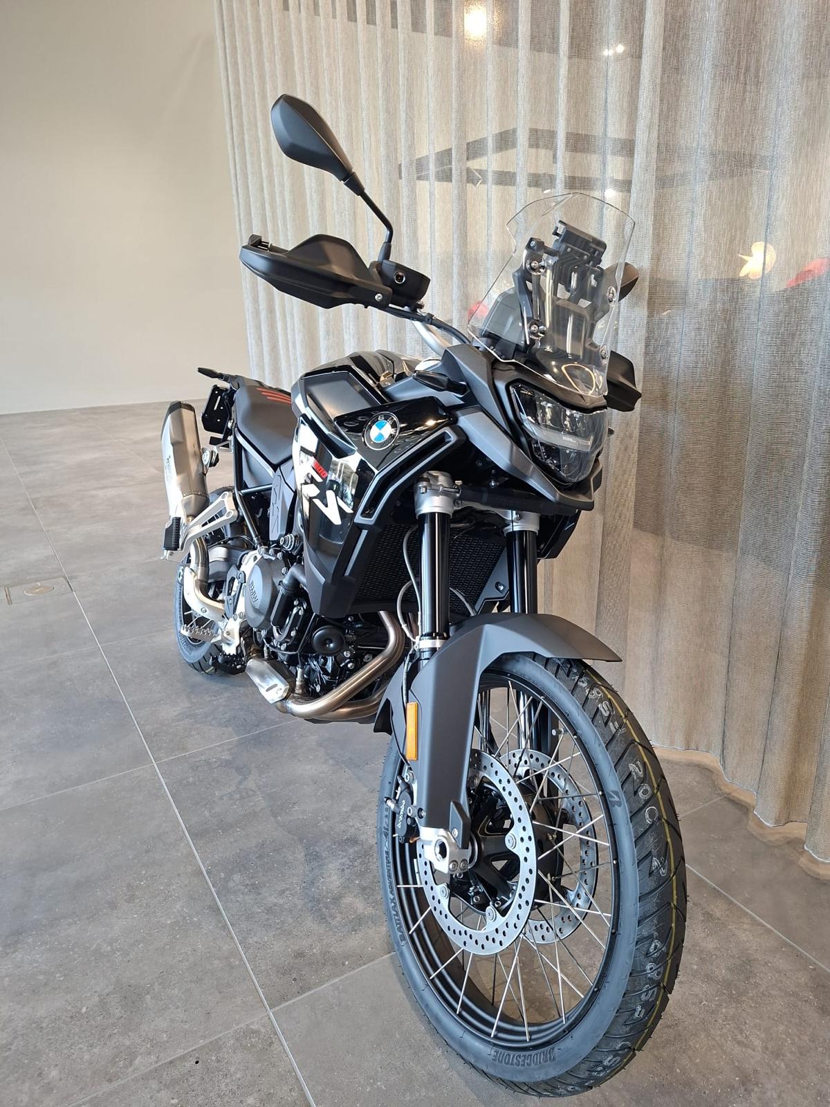 BMW F 900 GS-showroom-element-3