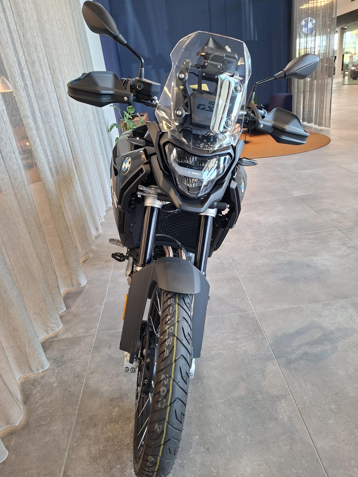 BMW F 900 GS-image-5
