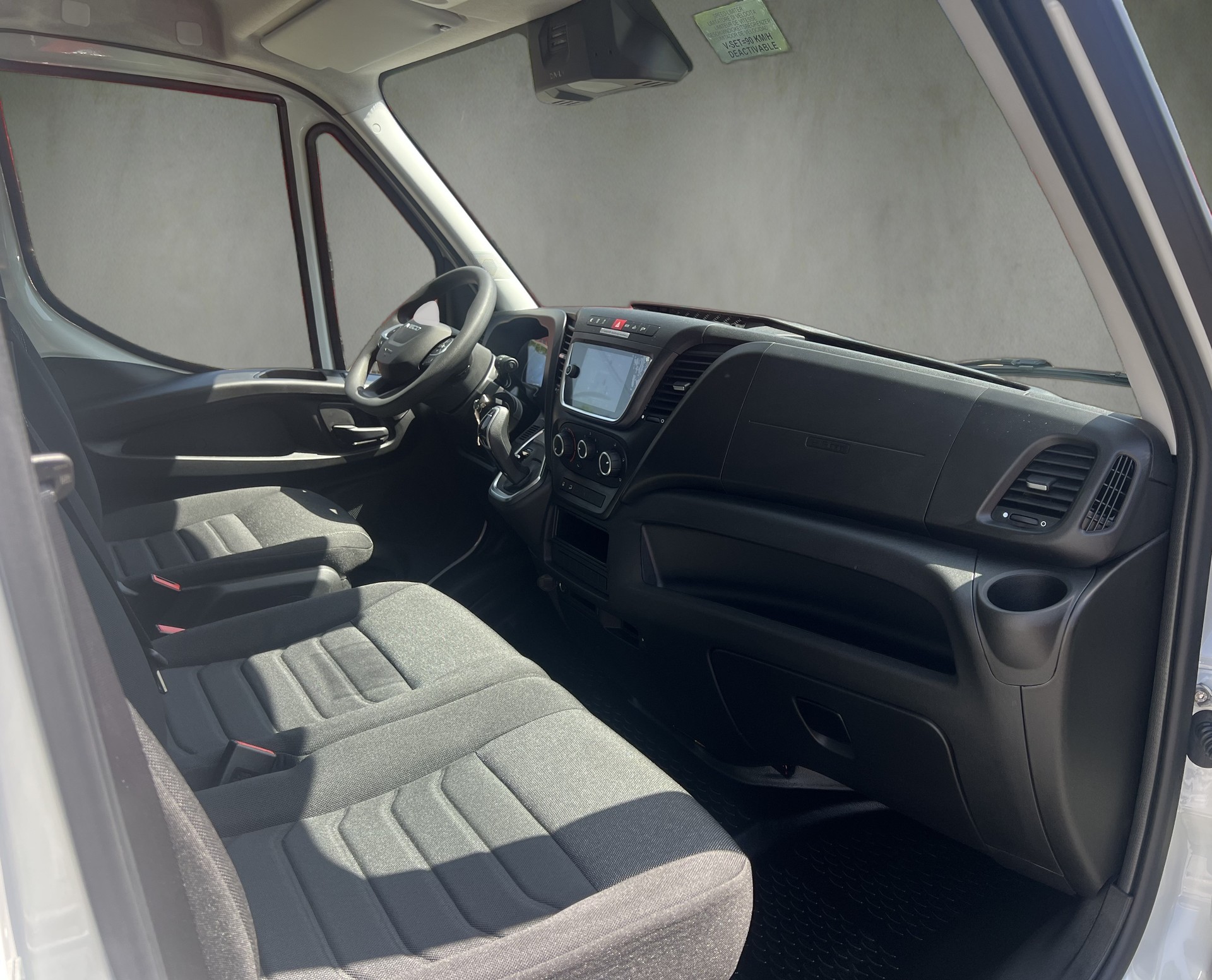 IVECO Daily Eco 35 S 18 Automatik-image-20