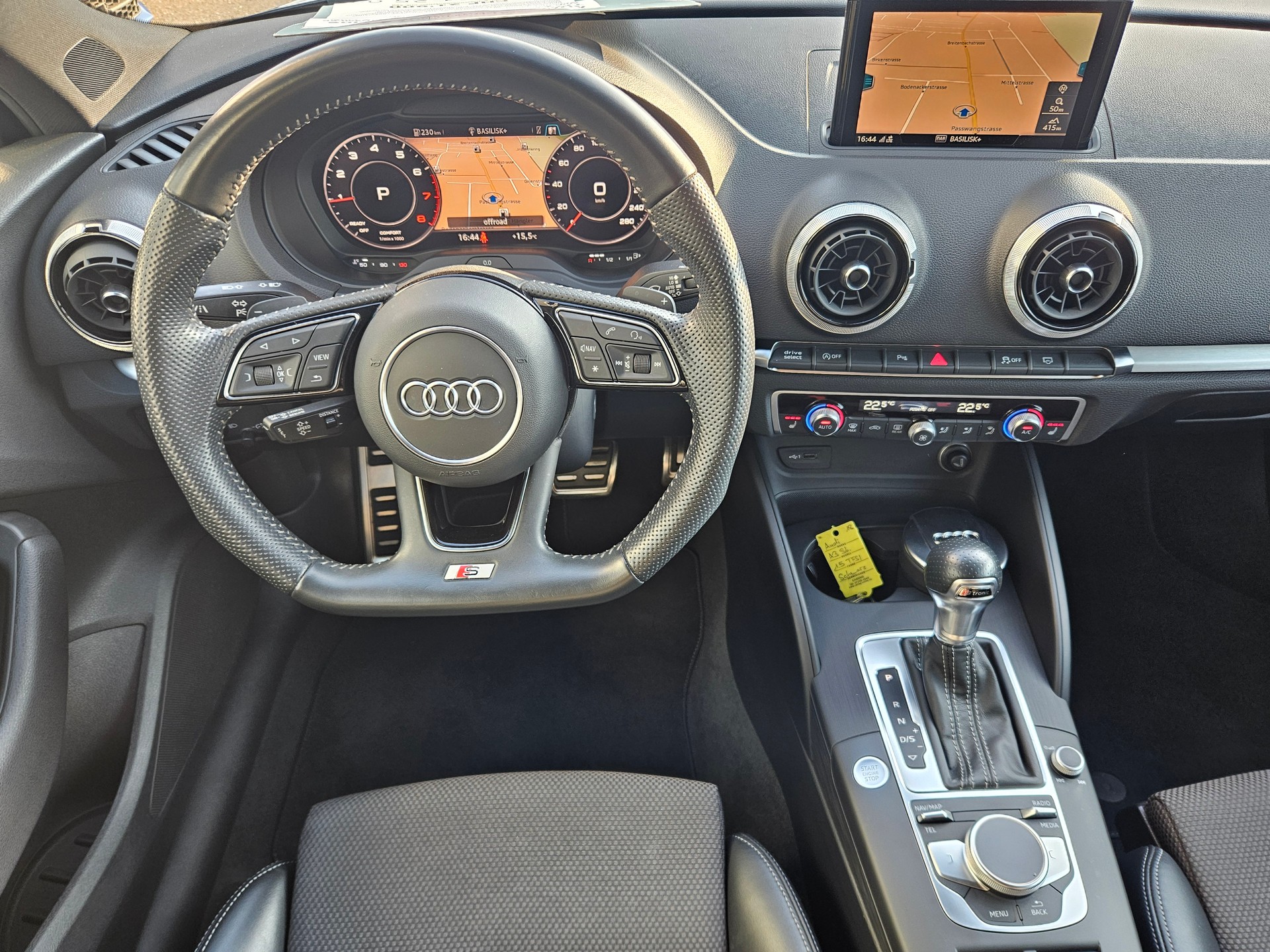 AUDI A3 Sportback 1.5 TFSI S-tronic Sport S-Line-image-13