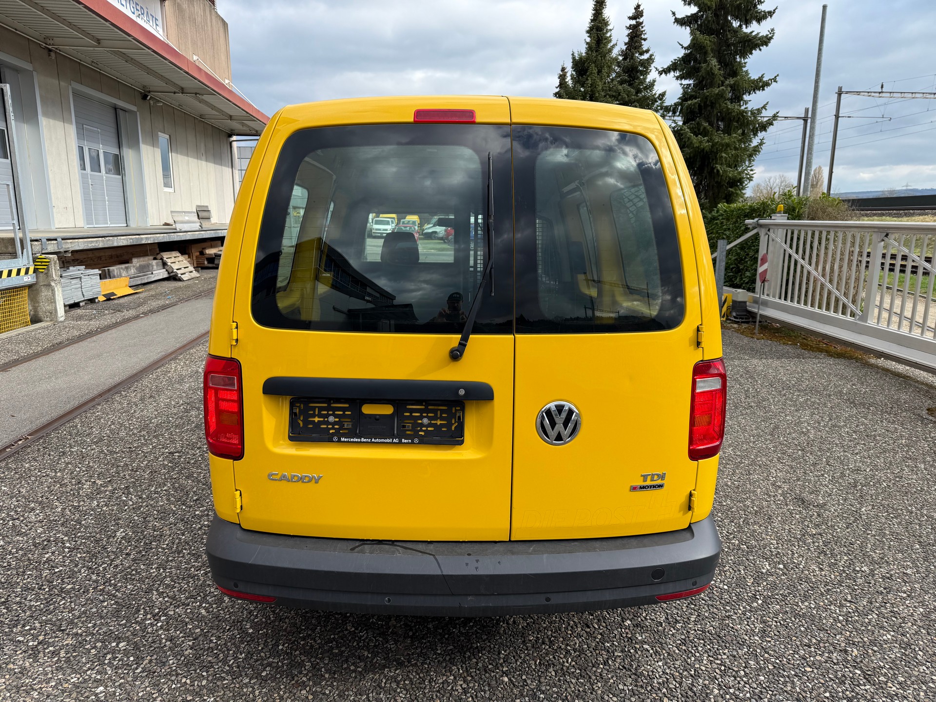 VW Caddy Maxi 2.0D 4Motion-image-4
