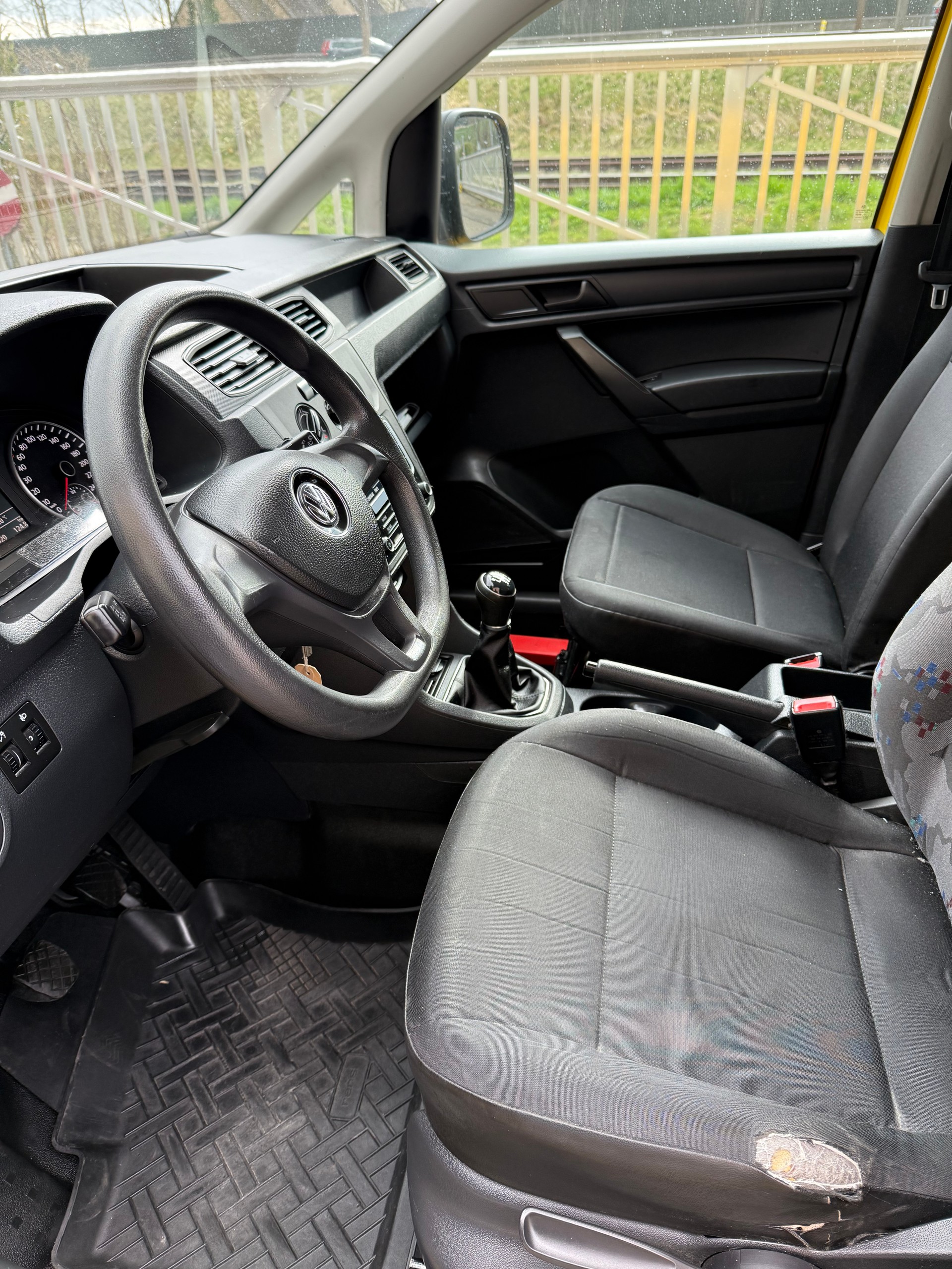 VW Caddy Maxi 2.0D 4Motion-image-6