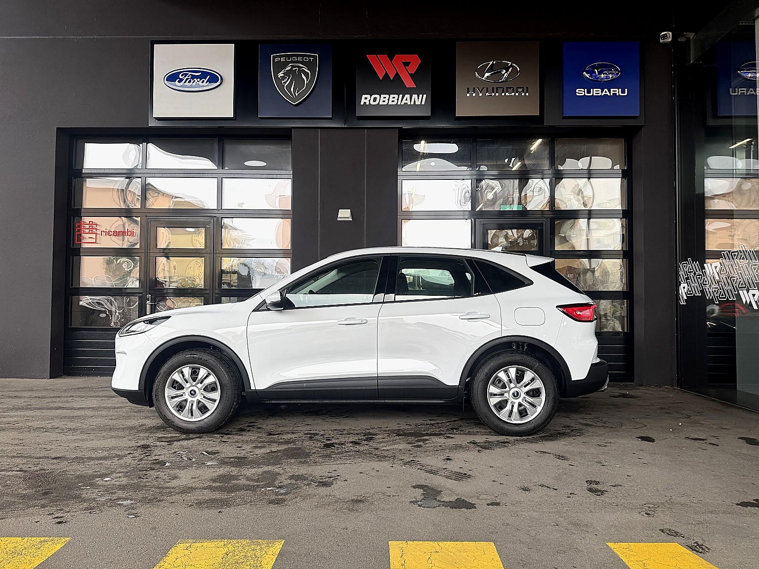 FORD Kuga 2.0 TDCi EcoBlue Cool & Connect 4WD-image-1