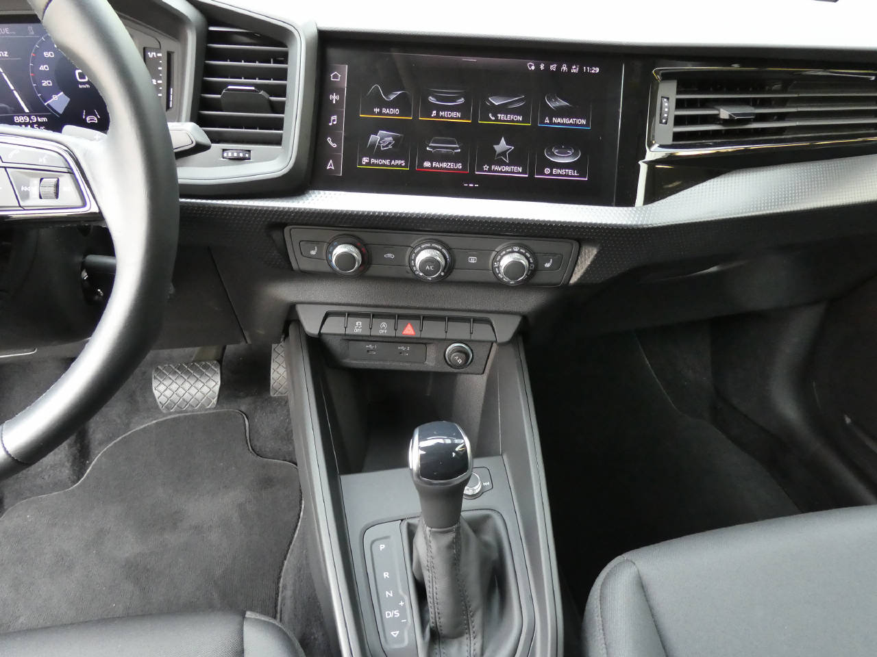 AUDI A1 Sportback 1.0 30 TFSI Advanced Attraction S-Tronic-image-13