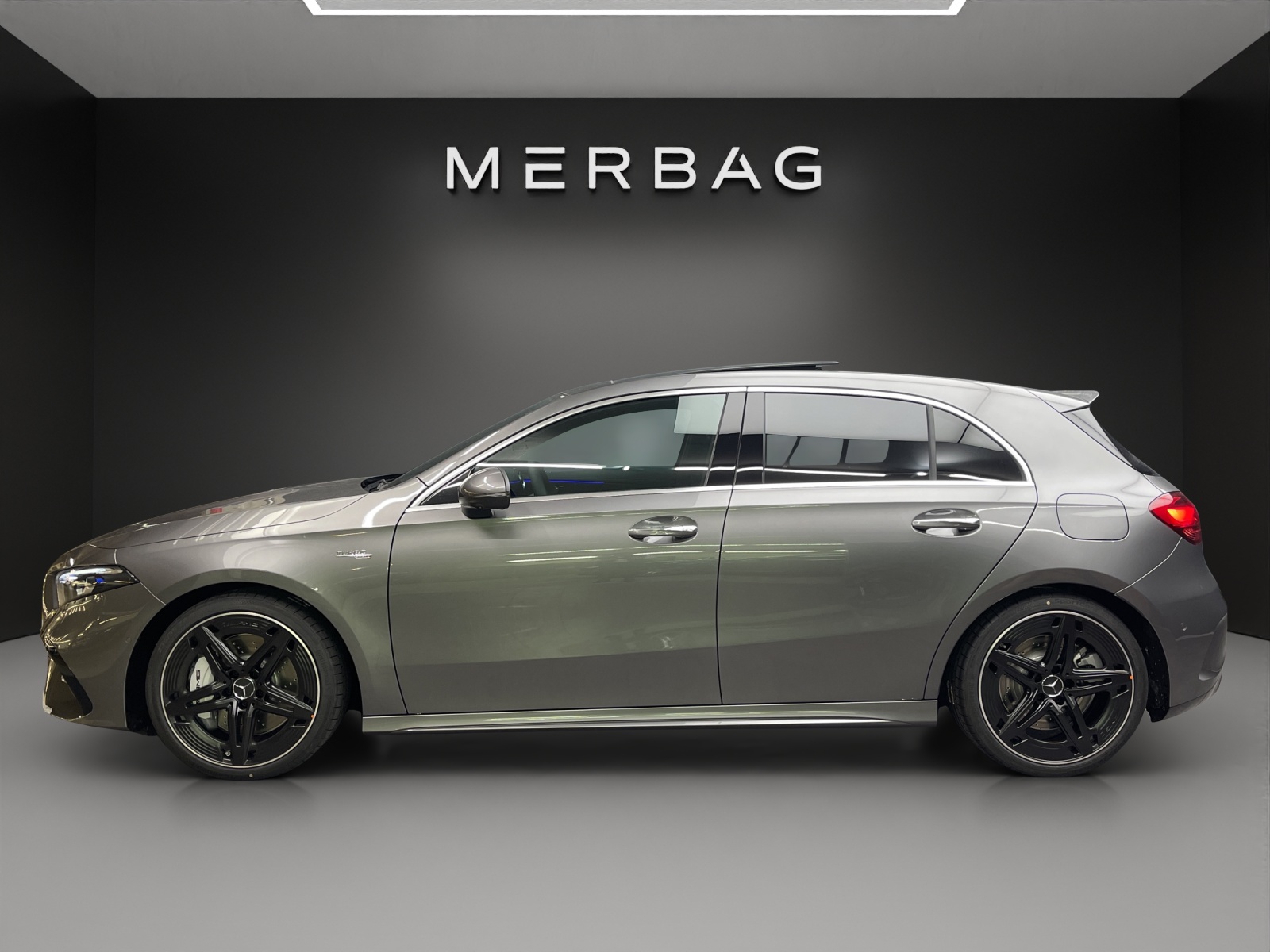MERCEDES-BENZ A 35 AMG 4Matic 8G-DCT-image-2