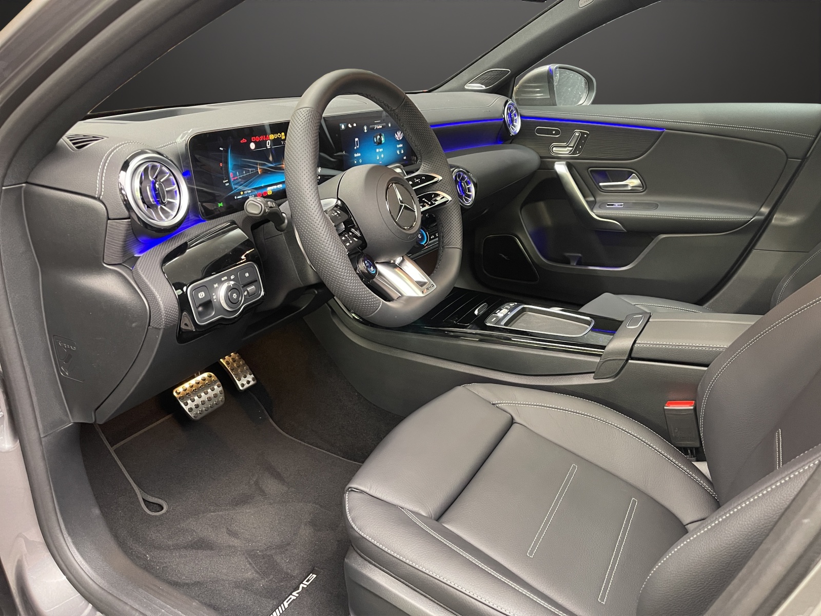 MERCEDES-BENZ A 35 AMG 4Matic 8G-DCT-image-7