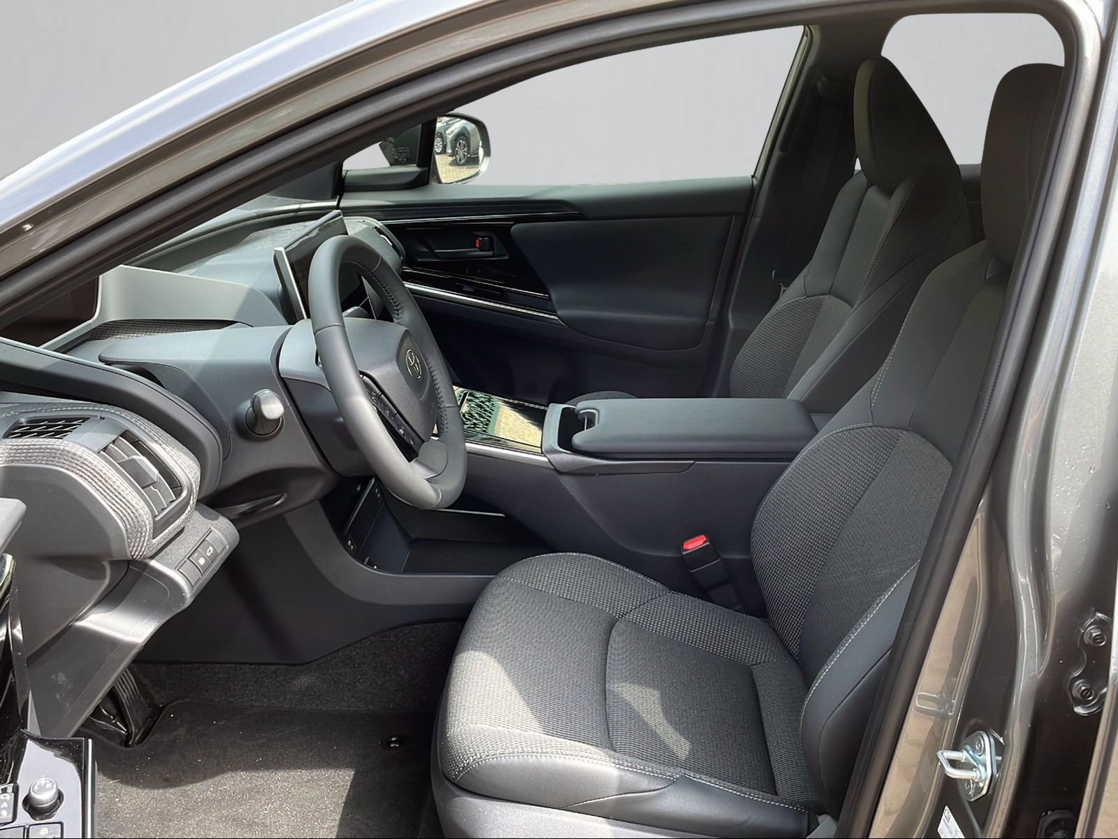 TOYOTA bZ4X Style 71,4 kWh 4WD-image-4