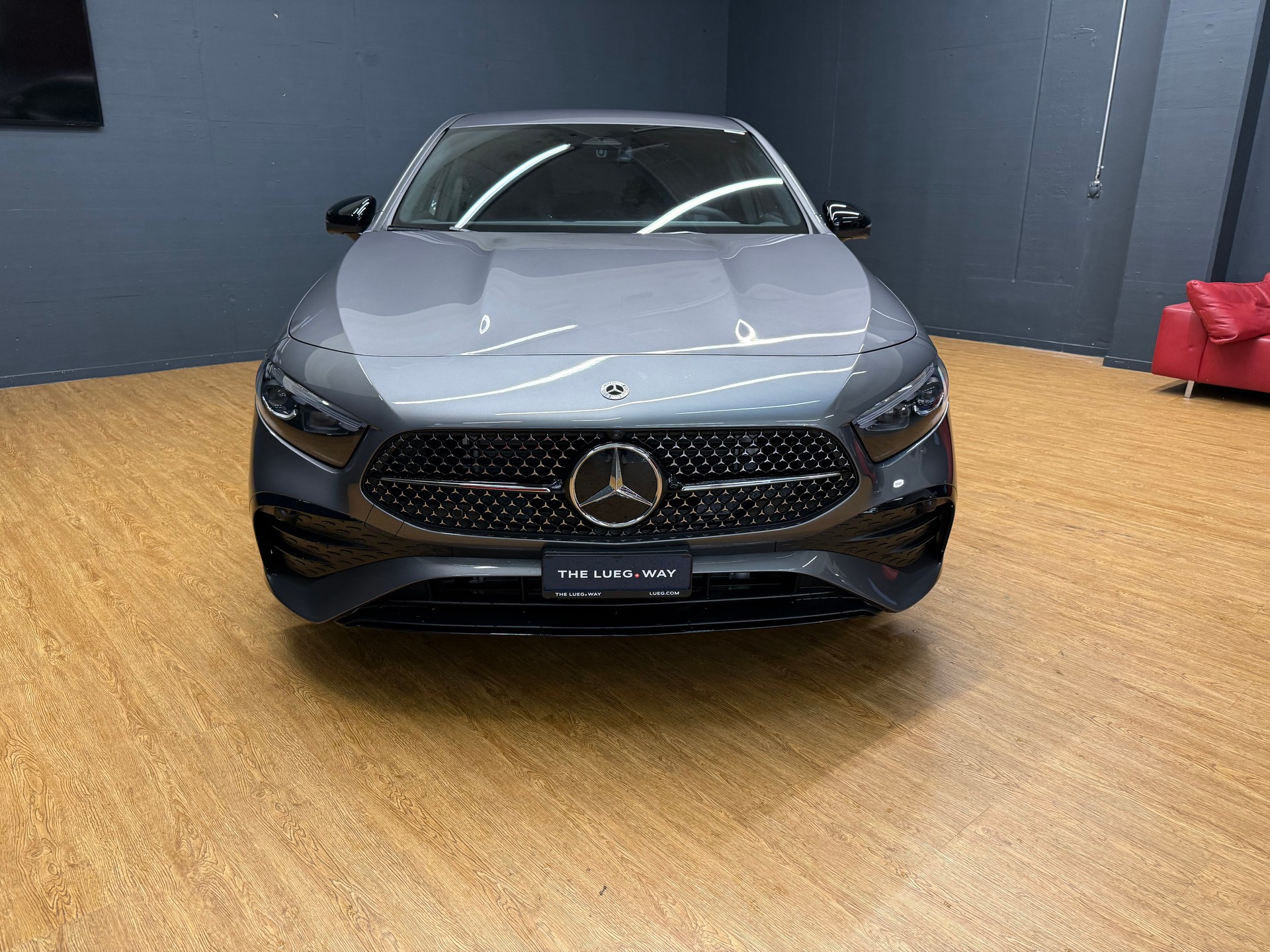 MERCEDES-BENZ A 250 4M - AMG / DISTRONIC / 360 Grad Kamera / Memory / MSI+-image-5