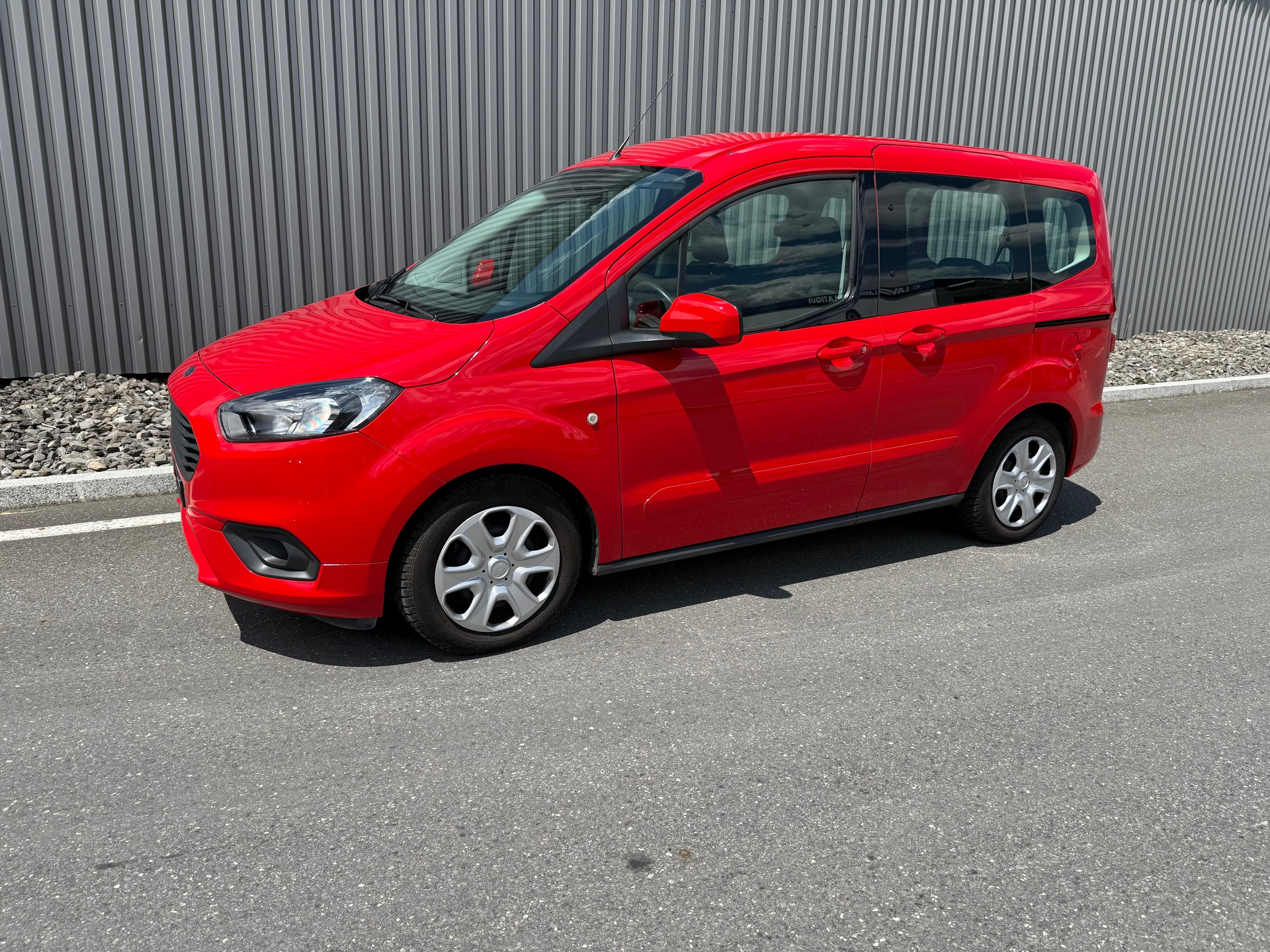 FORD Tourneo Courier 1.0 SCTi Trend AVEC TACHYMÈTRE PROFESSIONNEL-image-0