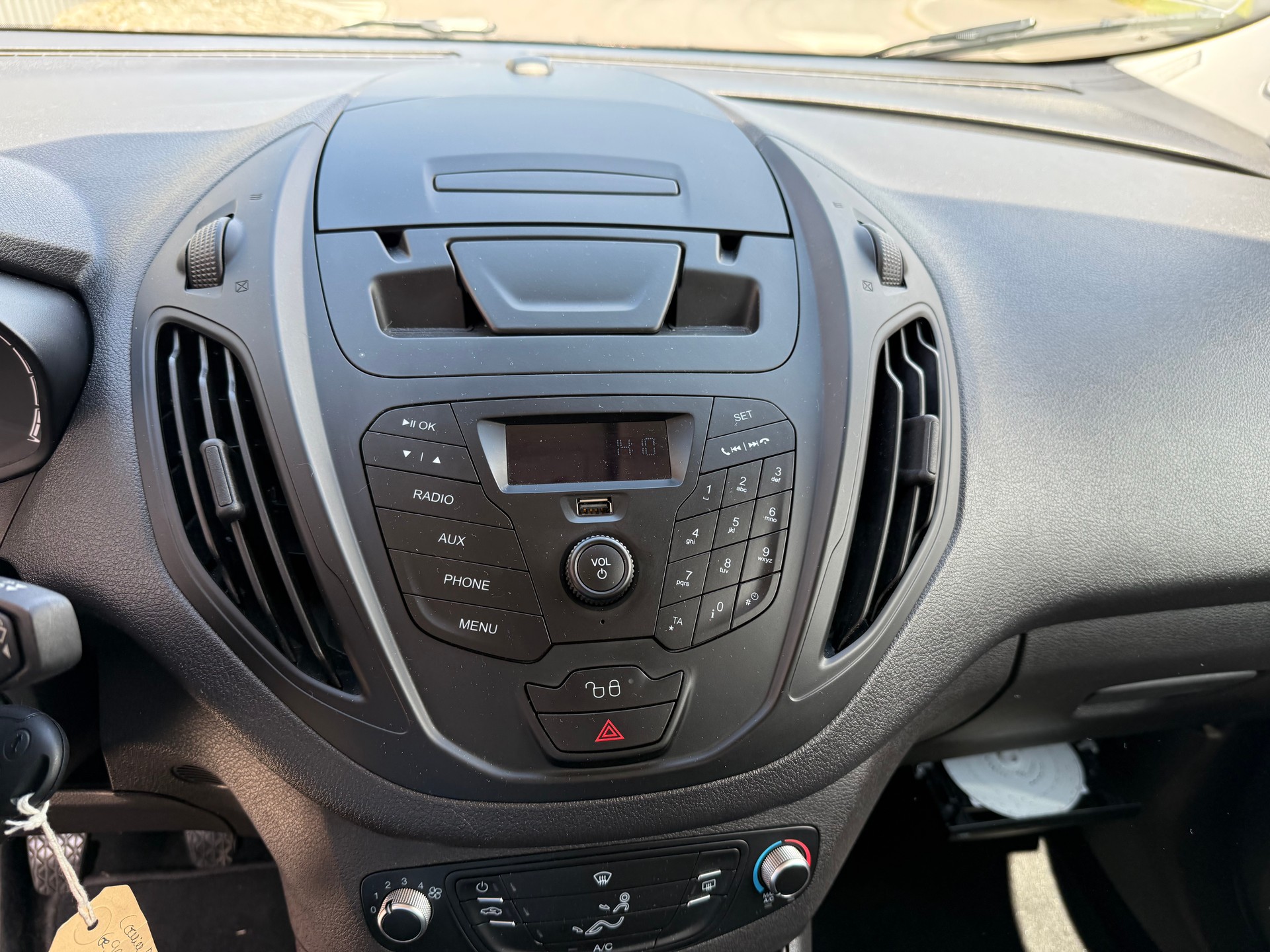 FORD Tourneo Courier 1.0 SCTi Trend AVEC TACHYMÈTRE PROFESSIONNEL-image-25