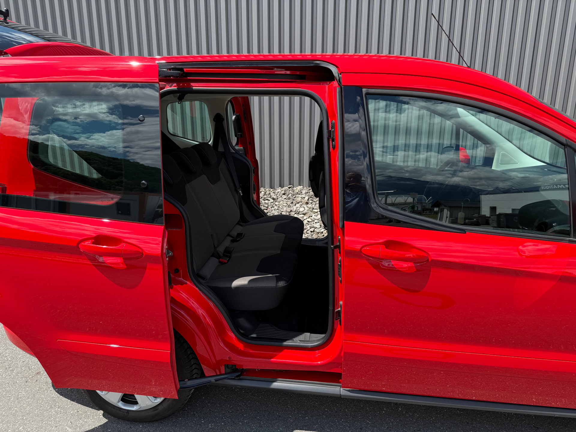 FORD Tourneo Courier 1.0 SCTi Trend AVEC TACHYMÈTRE PROFESSIONNEL-image-13