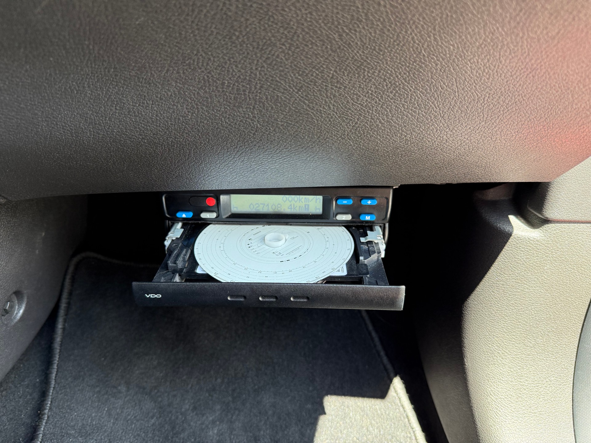 FORD Tourneo Courier 1.0 SCTi Trend AVEC TACHYMÈTRE PROFESSIONNEL-image-2