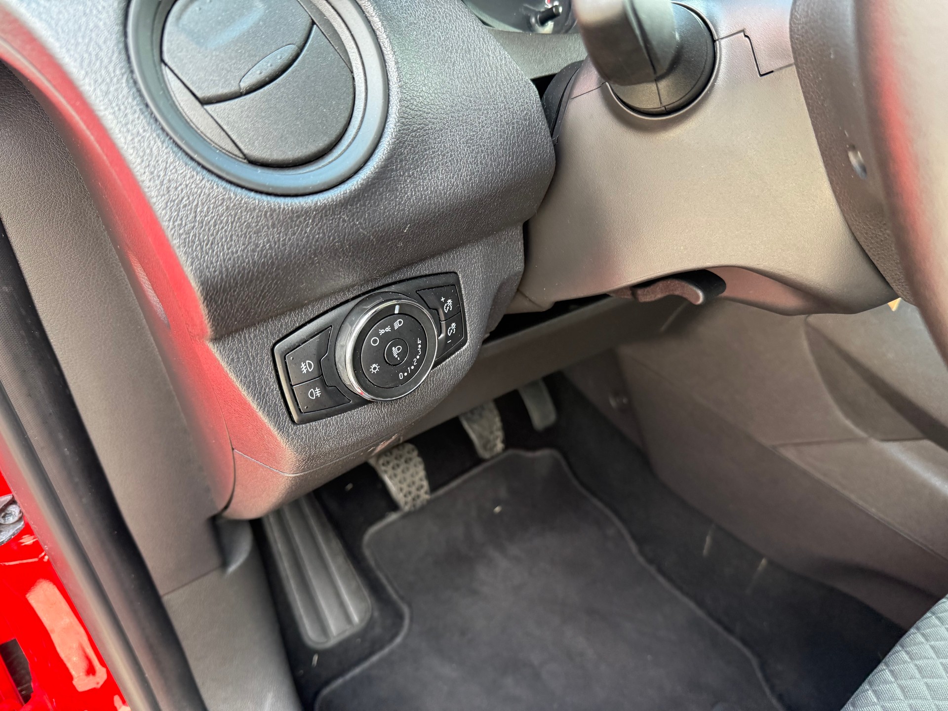 FORD Tourneo Courier 1.0 SCTi Trend AVEC TACHYMÈTRE PROFESSIONNEL-image-23
