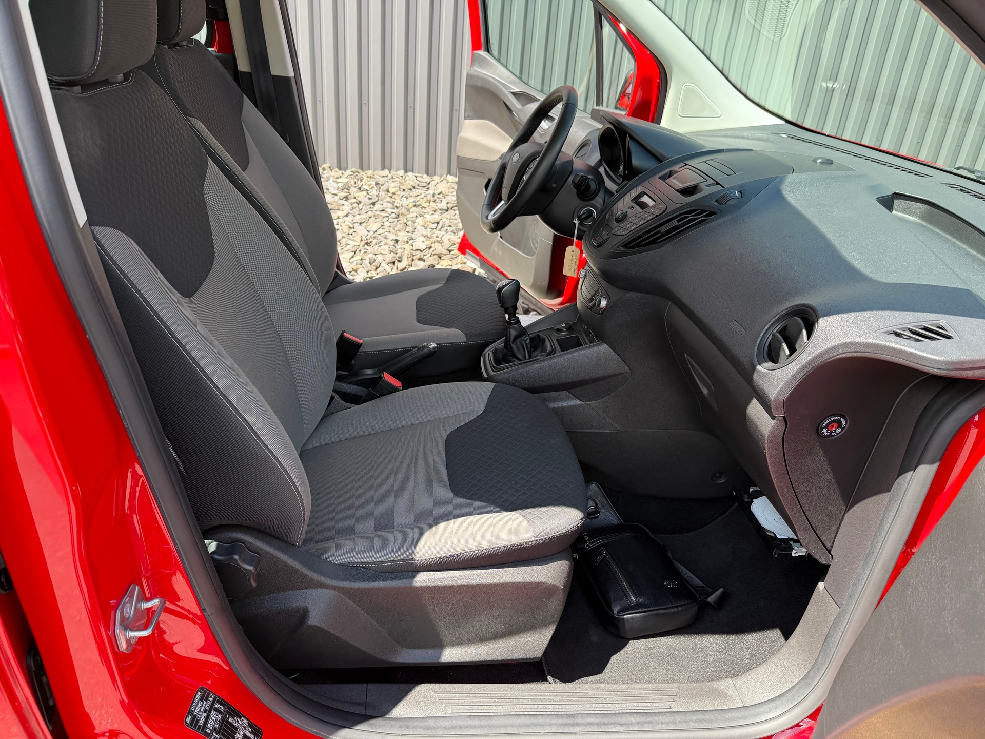 FORD Tourneo Courier 1.0 SCTi Trend AVEC TACHYMÈTRE PROFESSIONNEL-image-1