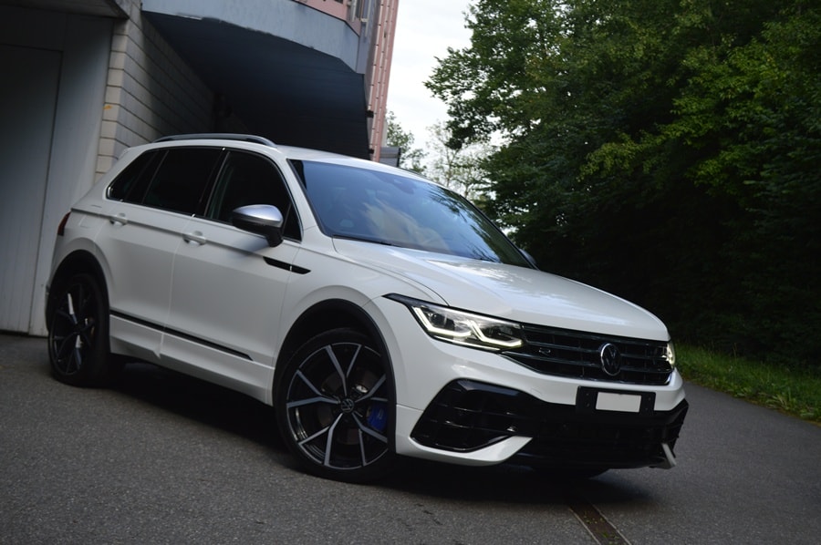 VW Tiguan 2.0TSI R 4Motion DSG Akrapovic I Anhängerkupplung-image-0