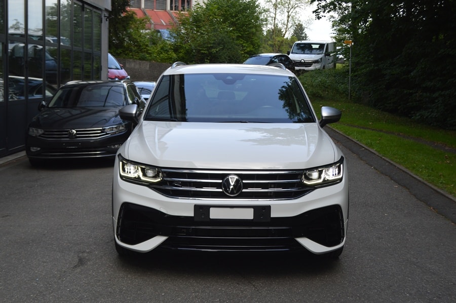 VW Tiguan 2.0TSI R 4Motion DSG Akrapovic I Anhängerkupplung-image-1