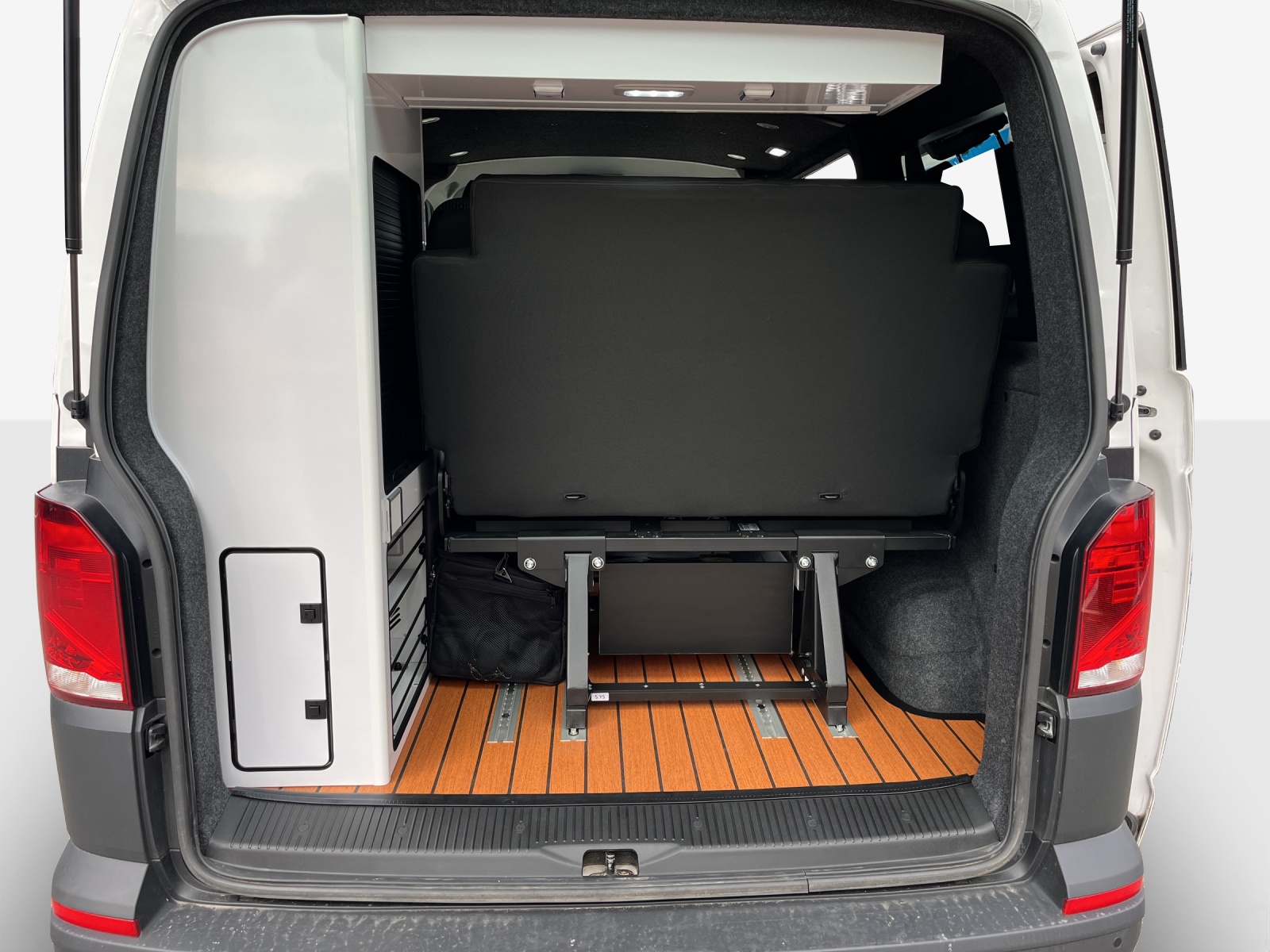 VW T6.1 2.0 TDI-image-12