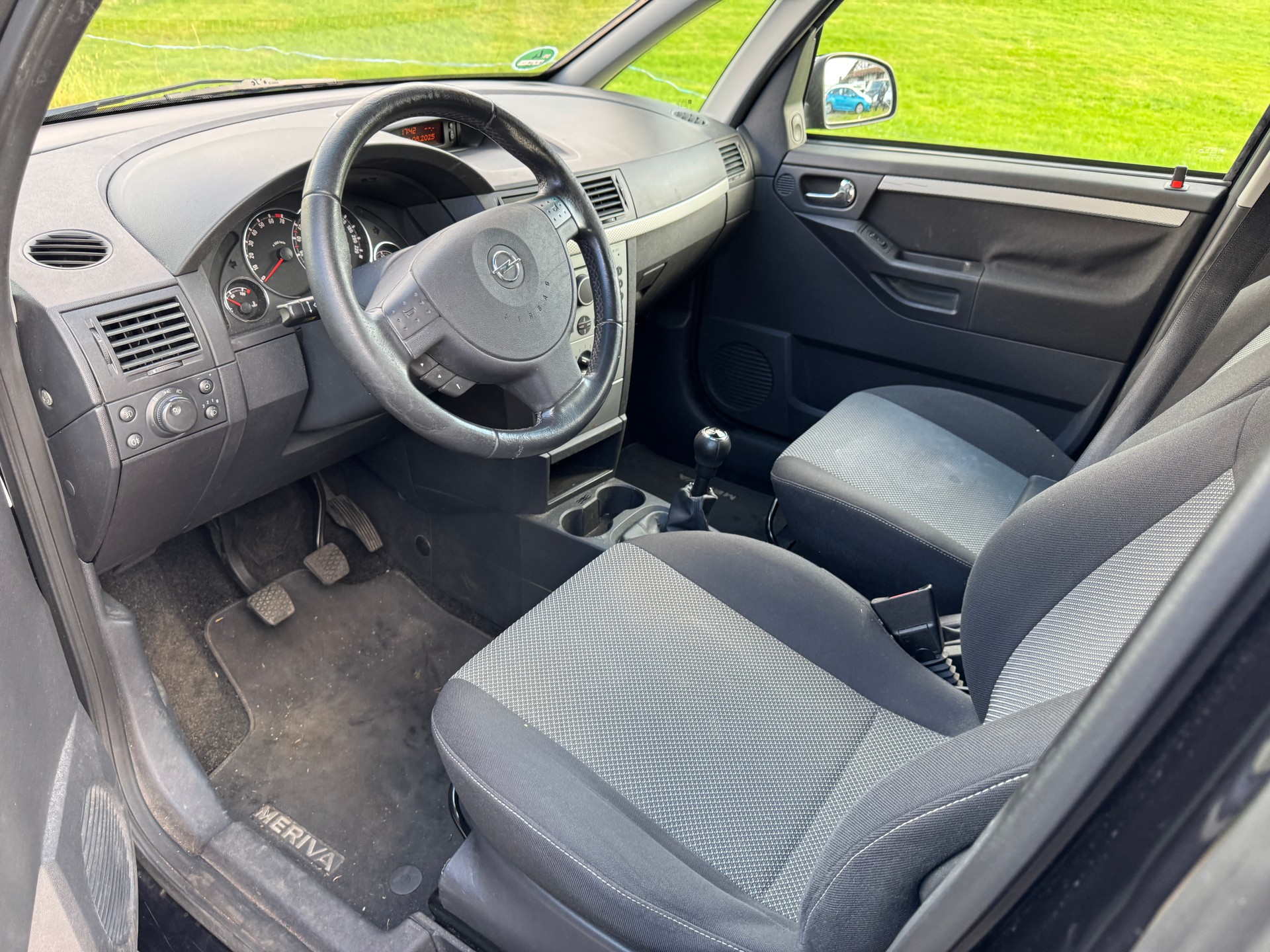 OPEL Meriva 1.8i 16V Cosmo-image-9