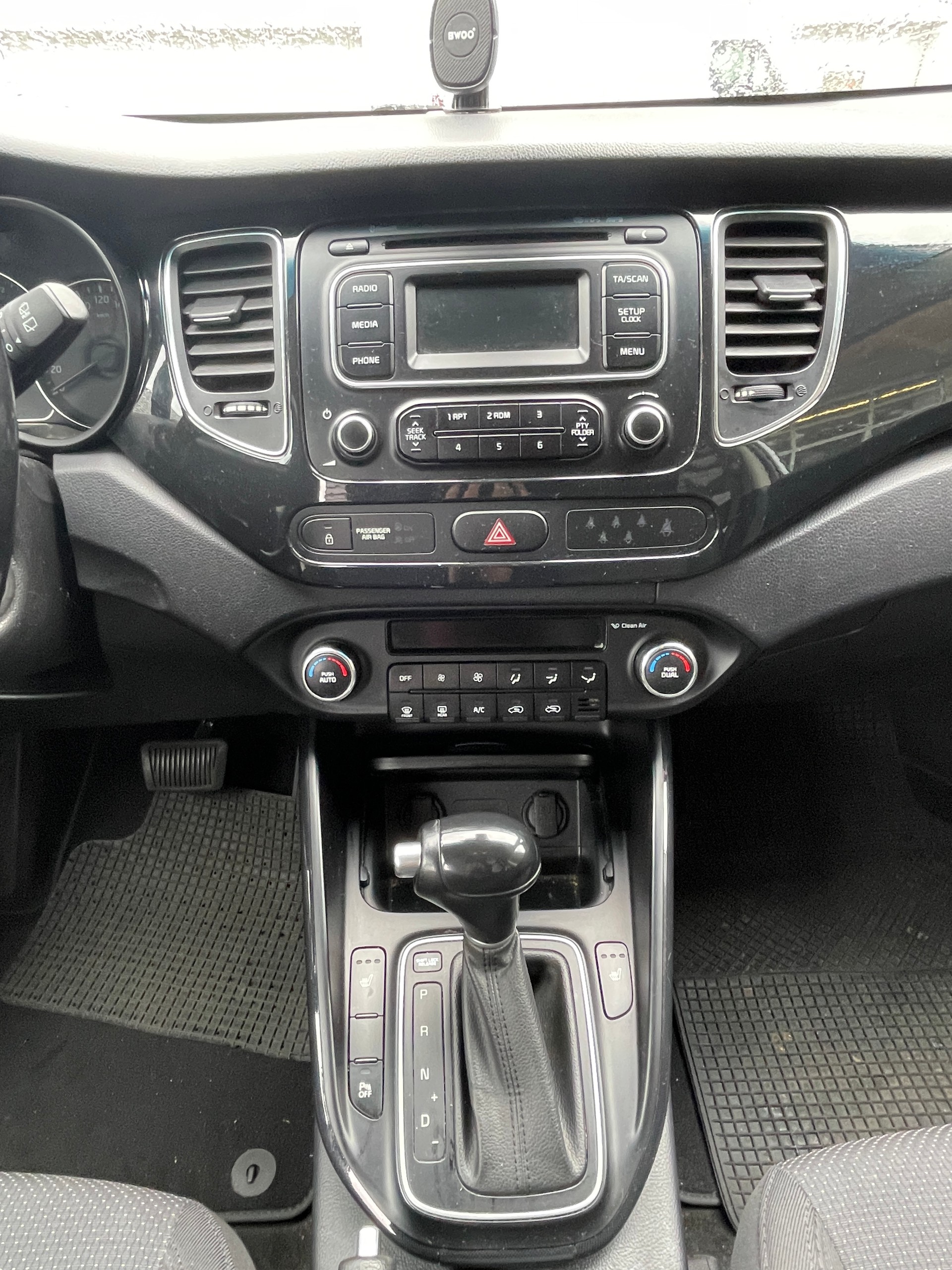 KIA Carens 1.7 CRDi Style DCT-image-12