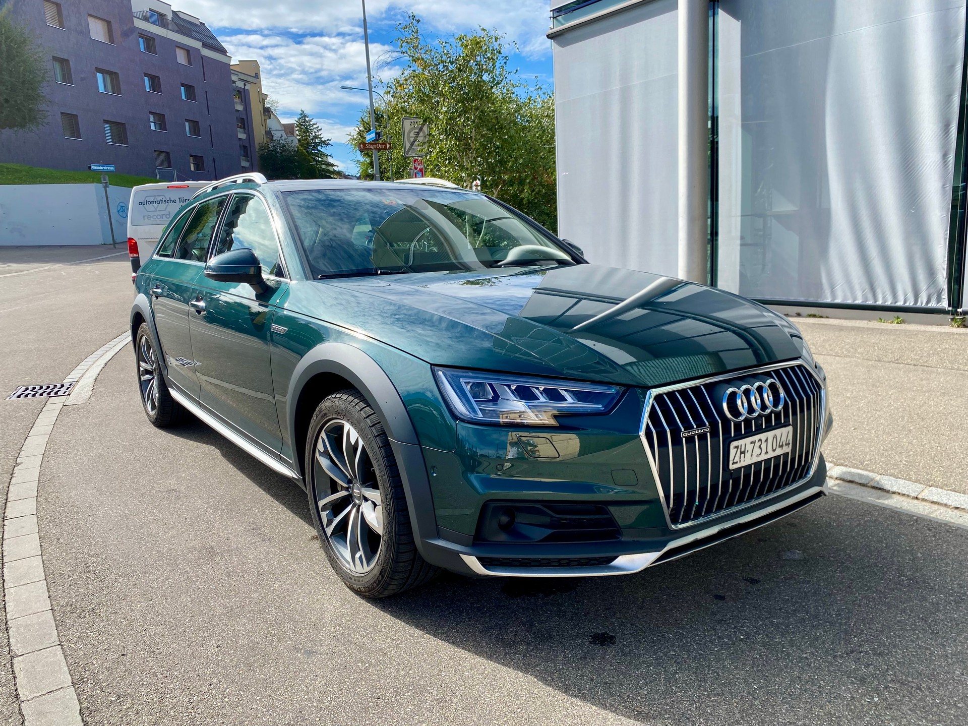 AUDI A4 allroad 3.0 TDI quattro S-tronic-image-1