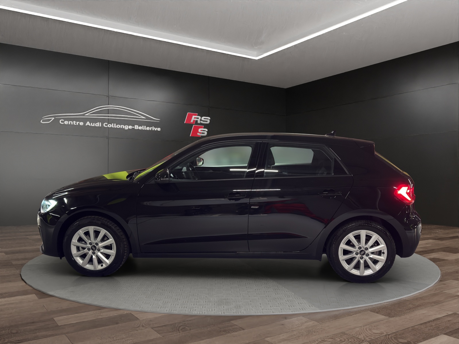 AUDI A1 Sportback 30 TFSI Attraction S-tronic-image-2