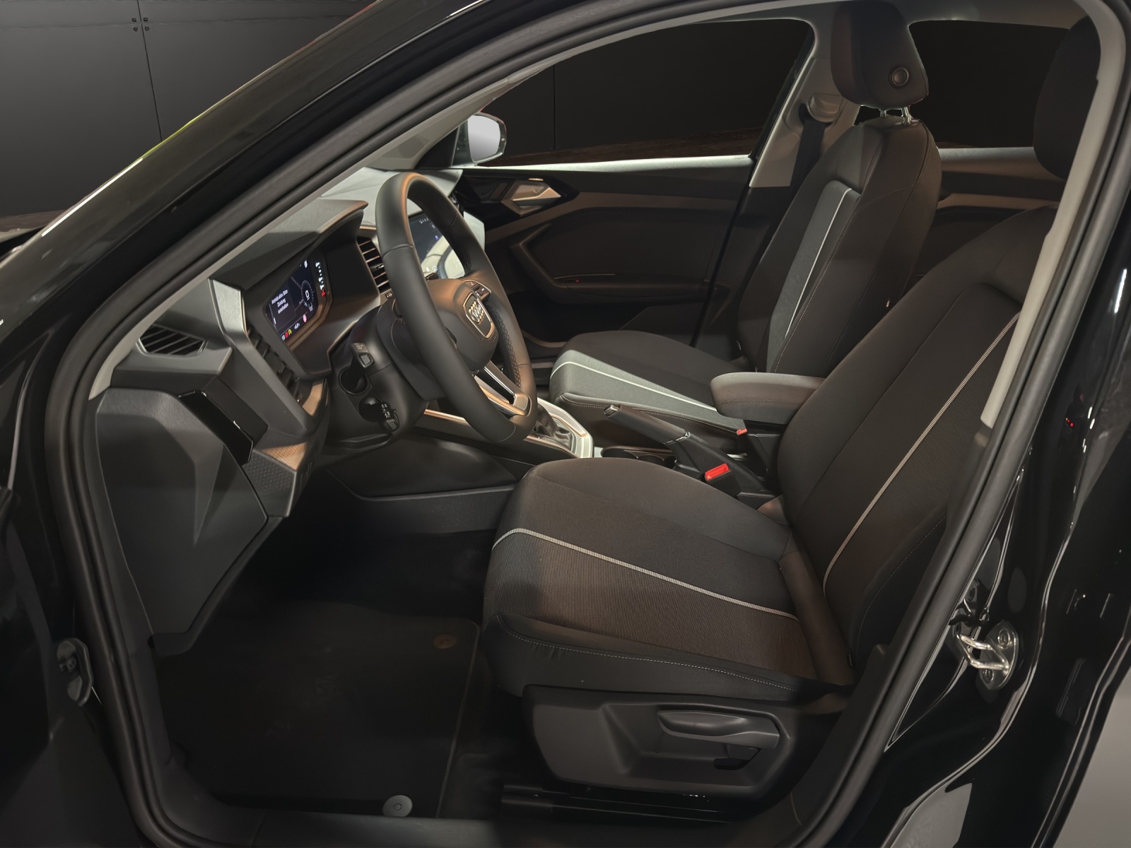 AUDI A1 Sportback 30 TFSI Attraction S-tronic-image-7
