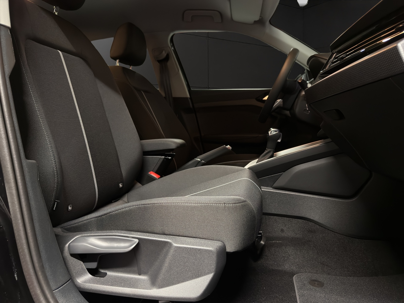 AUDI A1 Sportback 30 TFSI Attraction S-tronic-image-14