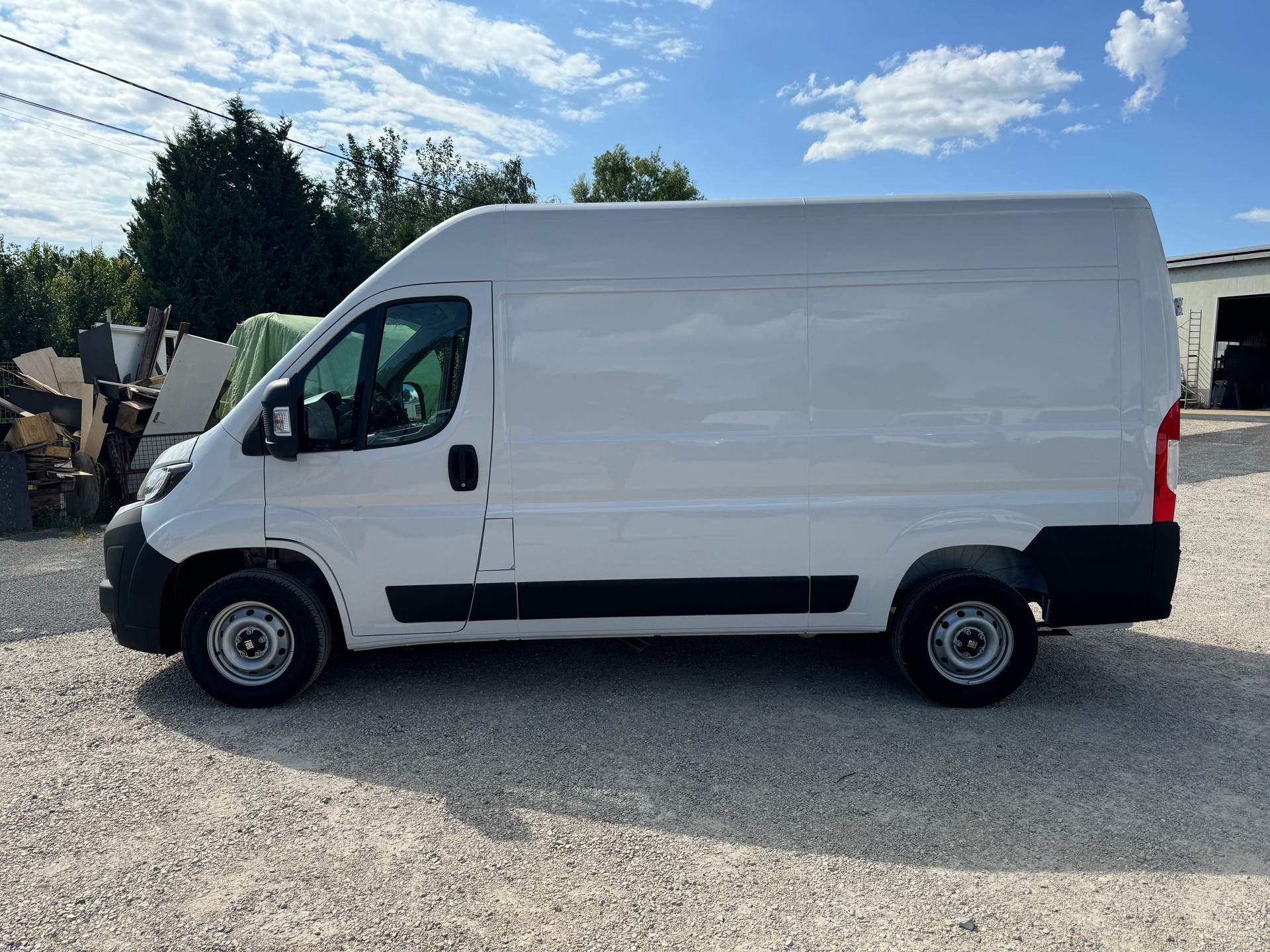 FIAT New Fiat Ducato L2H2 mit Top-Ausstattung + Navigation Multimedia AHK u.s.w-image-2