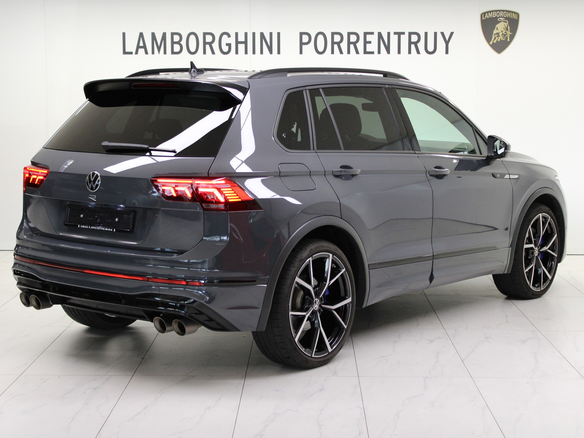 VW Tiguan 2.0TSI R 4Motion DSG-image-2