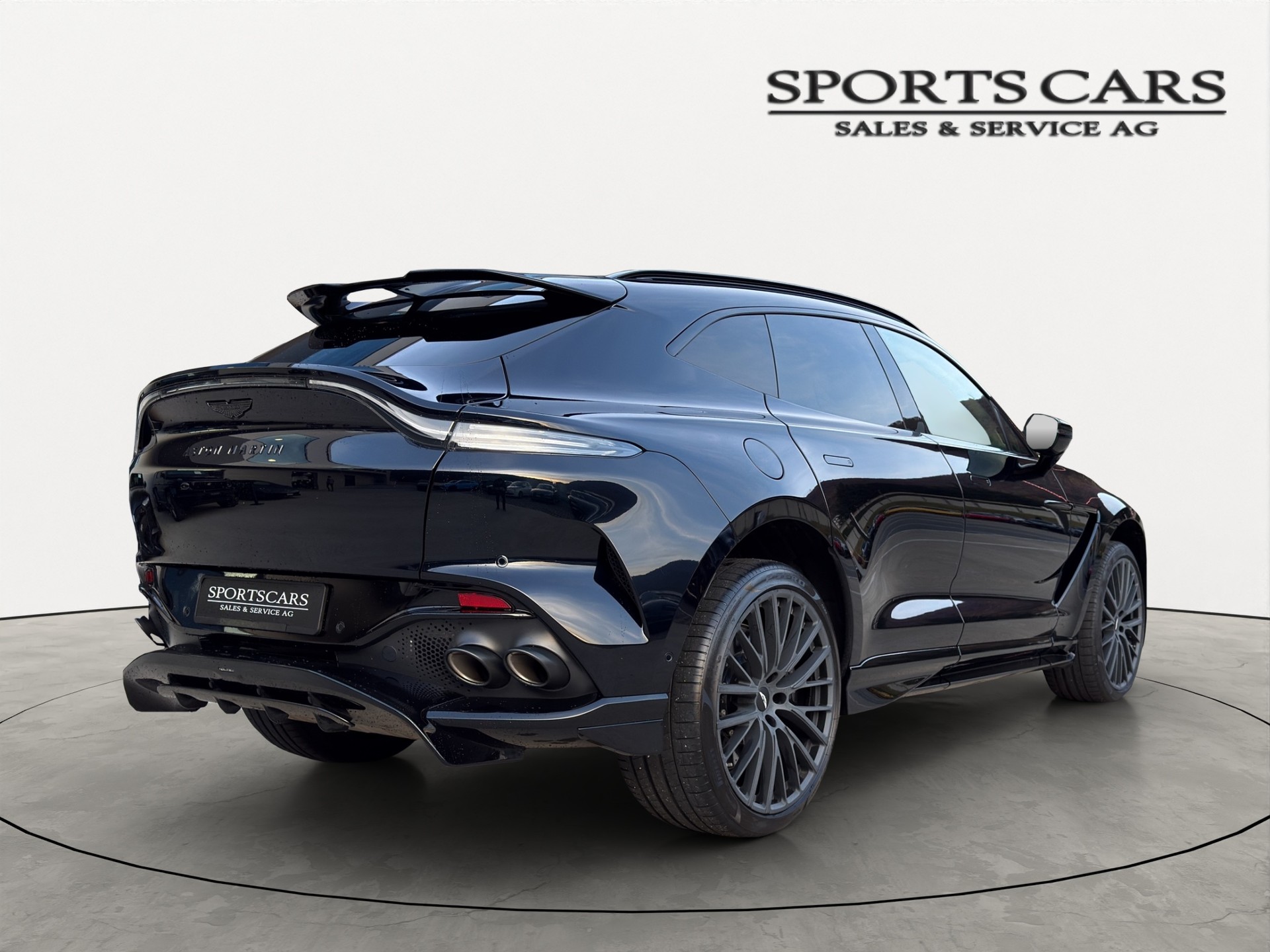 ASTON MARTIN DBX 707 NEW MODEL-showroom-element-1