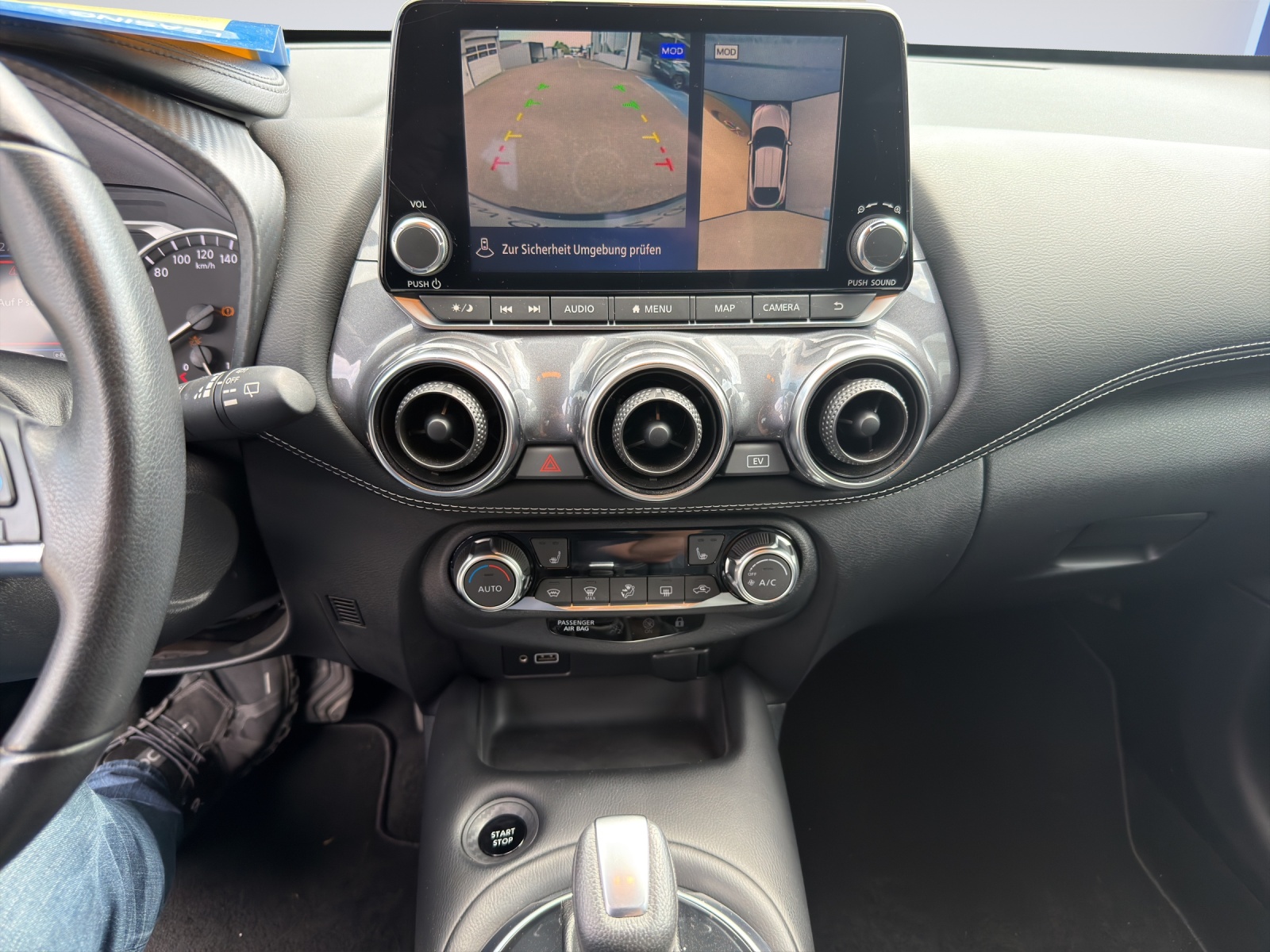 NISSAN Juke 1.6 Hybrid Tekna-image-12
