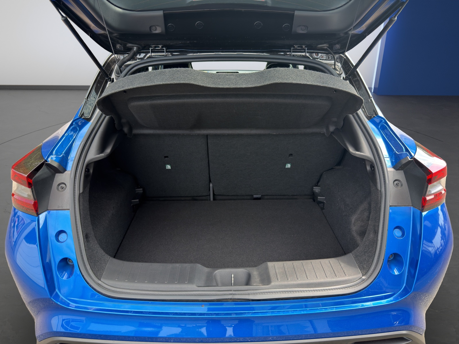 NISSAN Juke 1.6 Hybrid Tekna-image-15