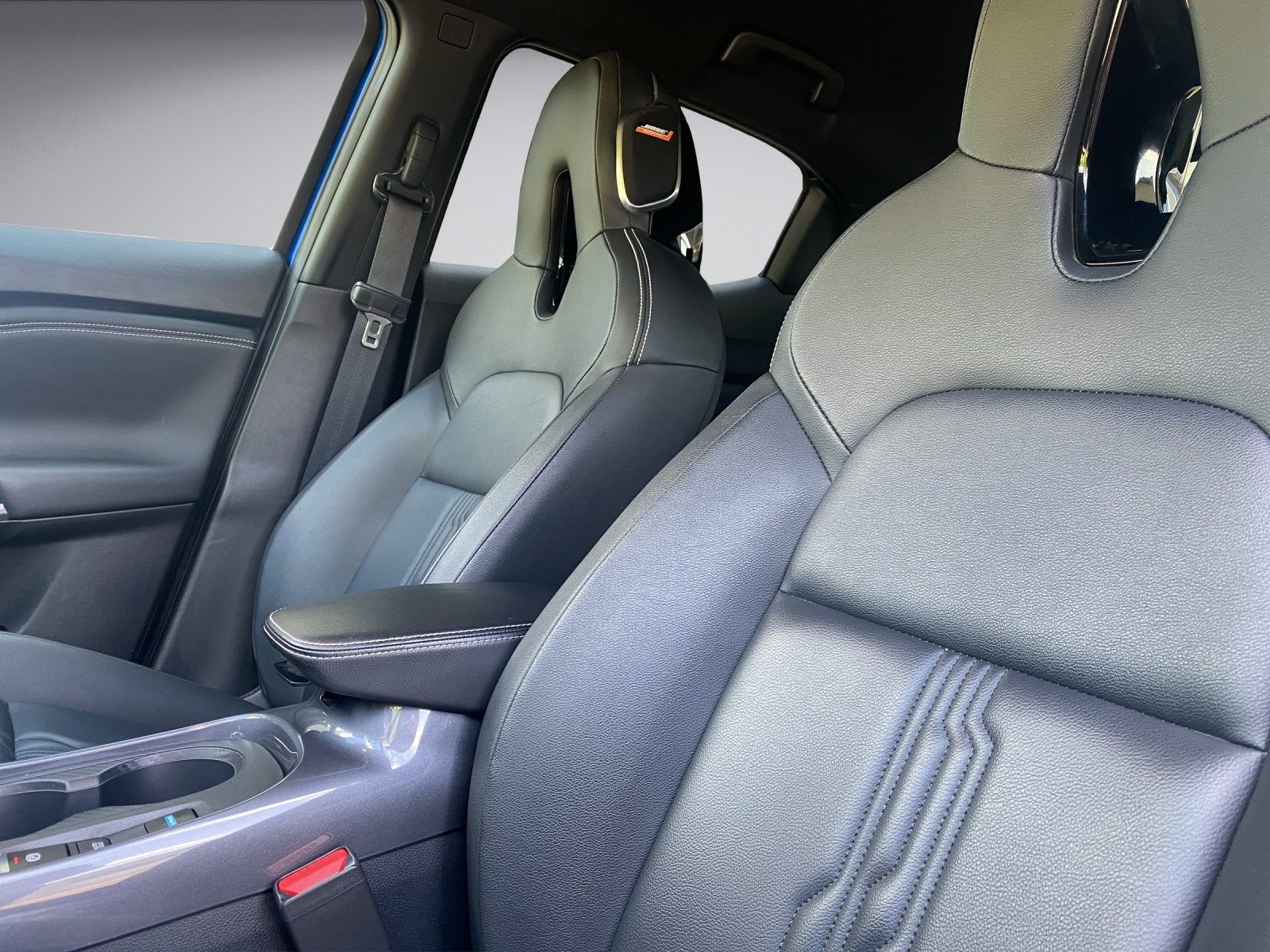 NISSAN Juke 1.6 Hybrid Tekna-image-9