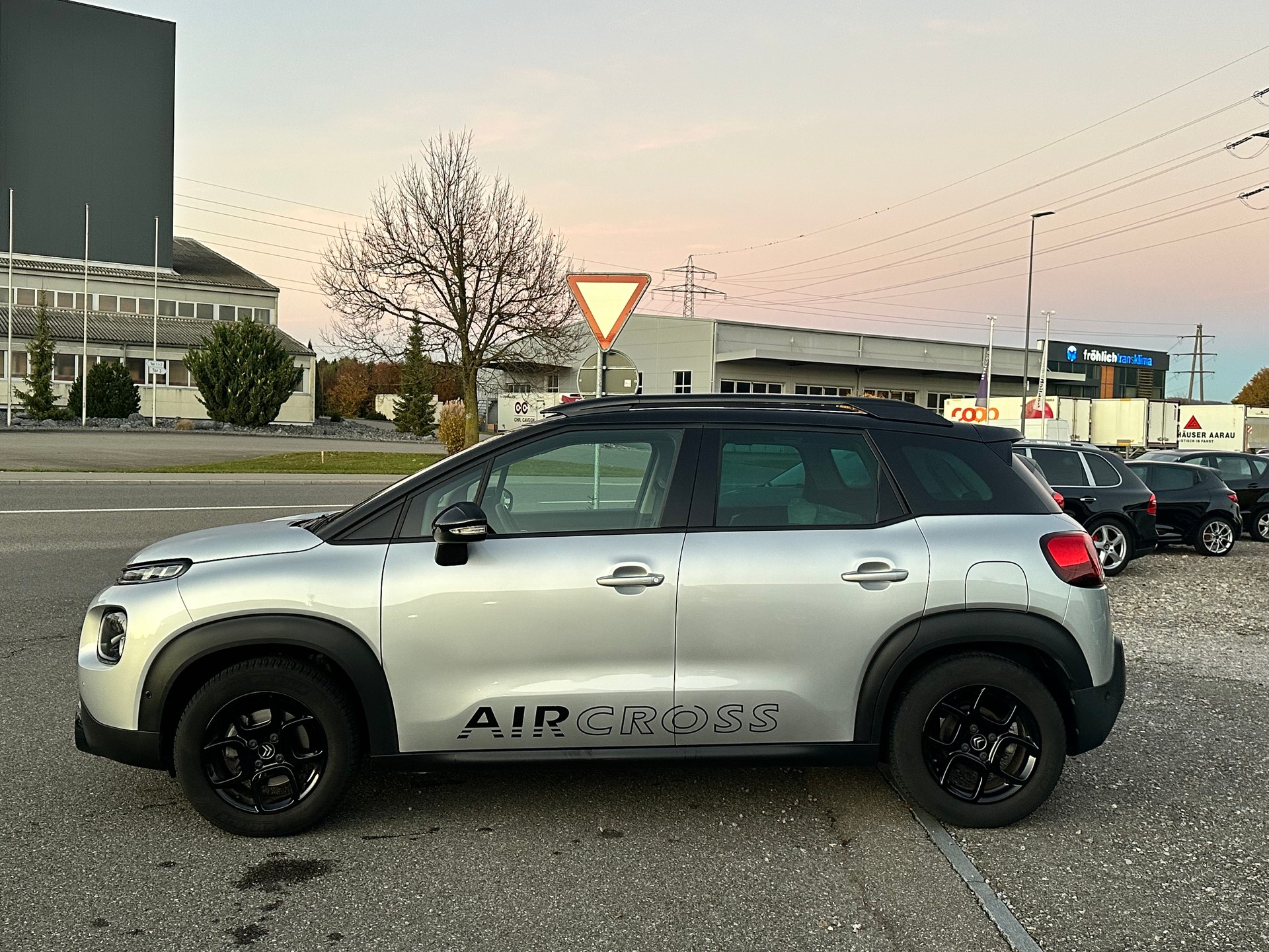 CITROEN C3 Aircross 1.2i PureTech Shine EAT-image-3