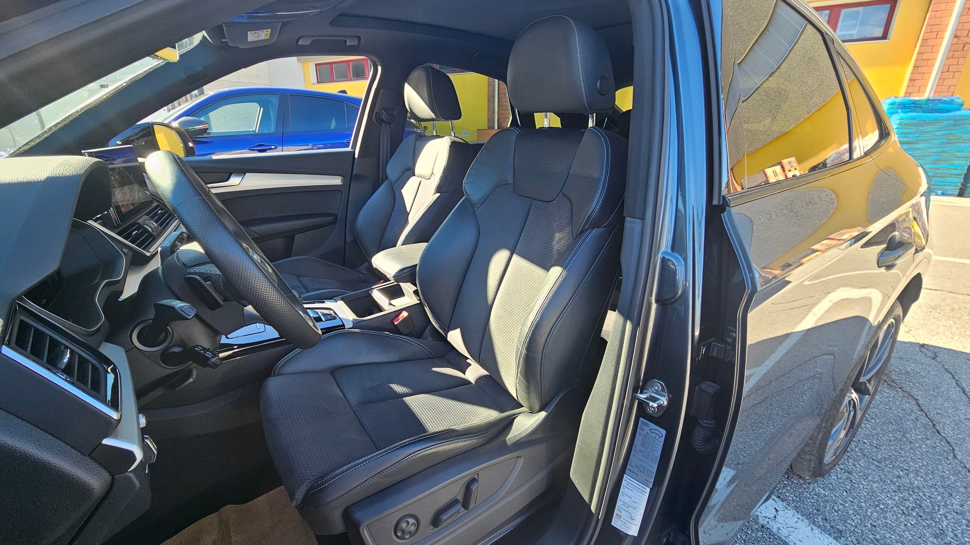 AUDI Q5 Sportback 40 TDI Blackedition quattro S-tronic-image-7